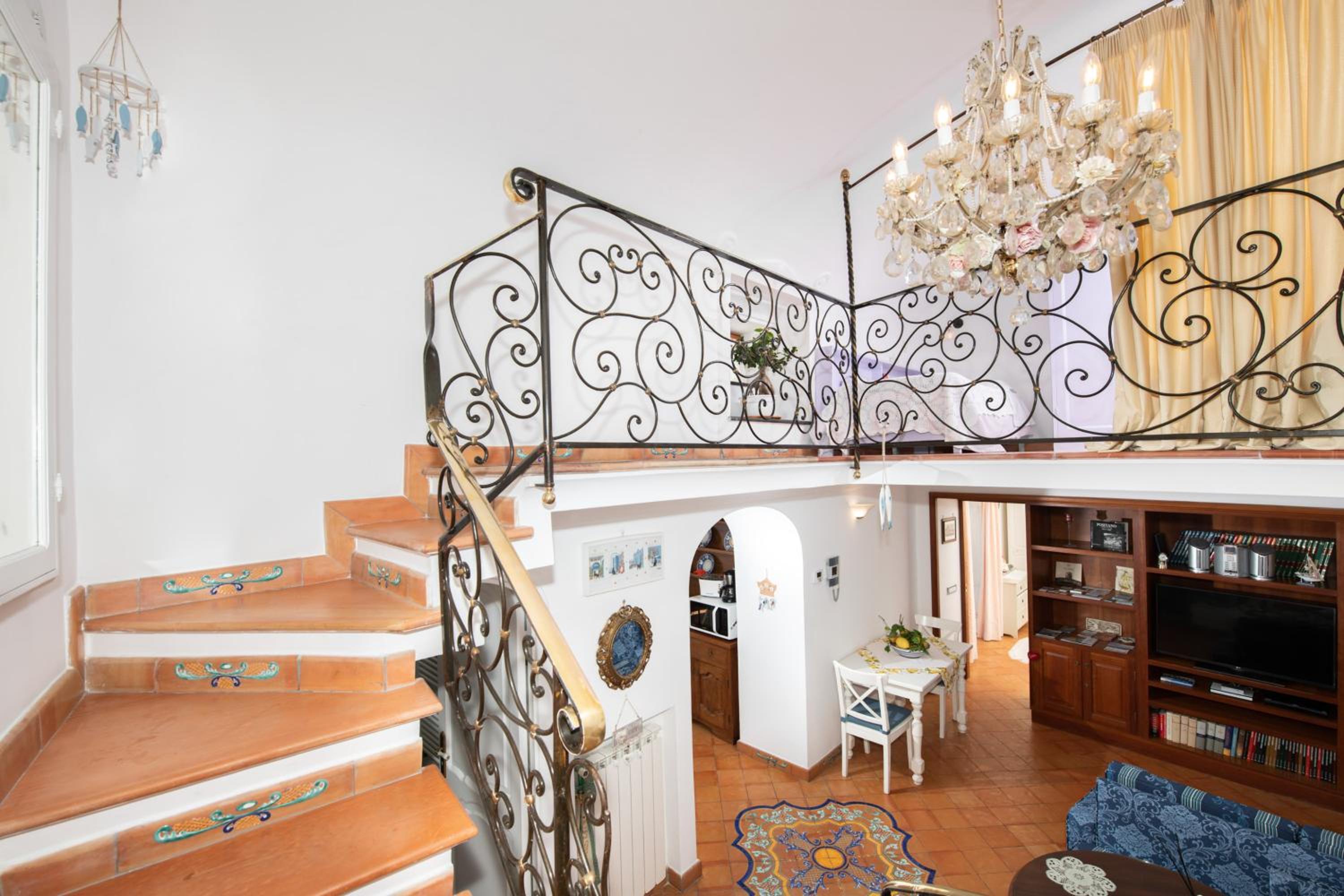 Two-Bedroom House - Photo 13