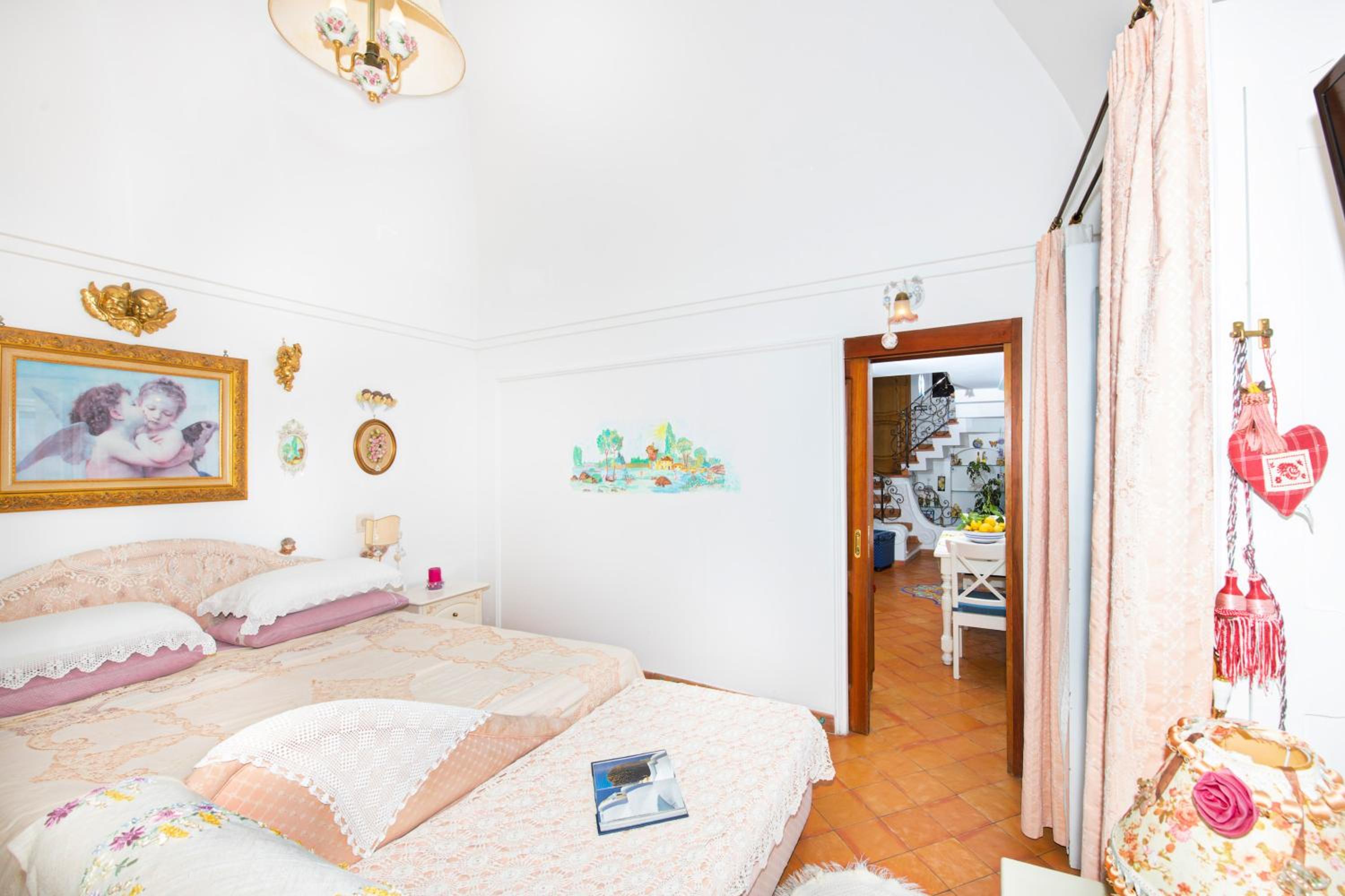 Two-Bedroom House - Photo 4