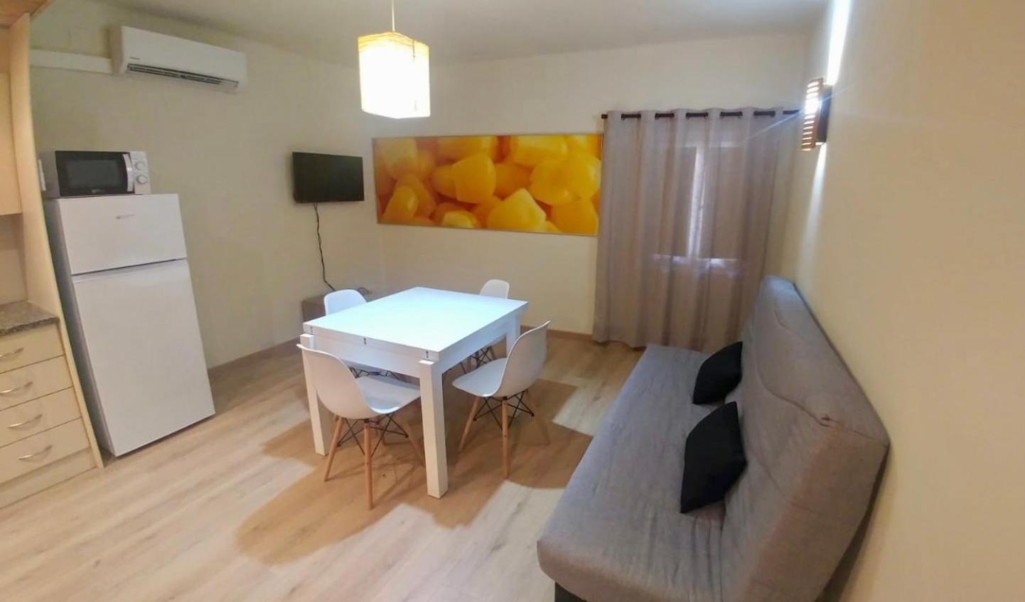 One-Bedroom Apartment photo 2