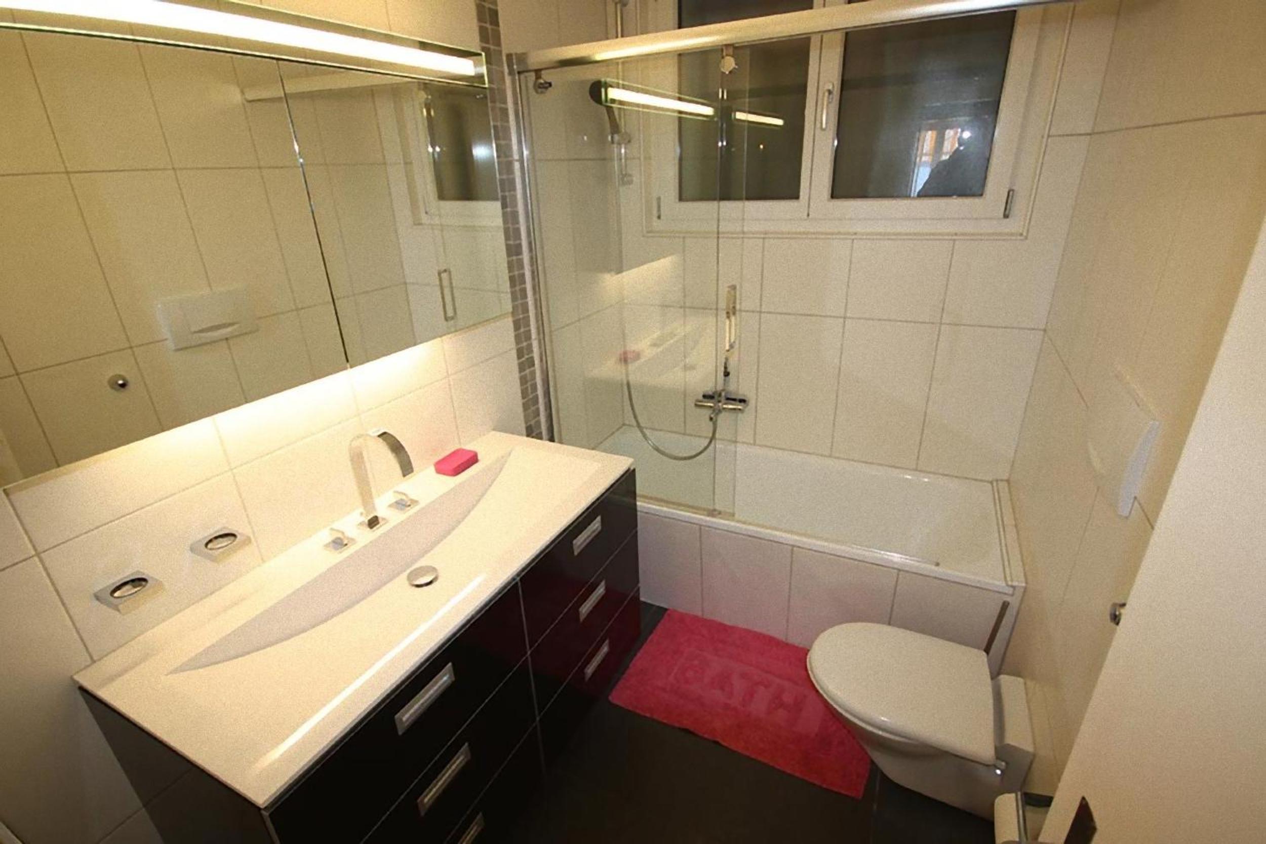 Deluxe Apartment with Lake View - Photo 3