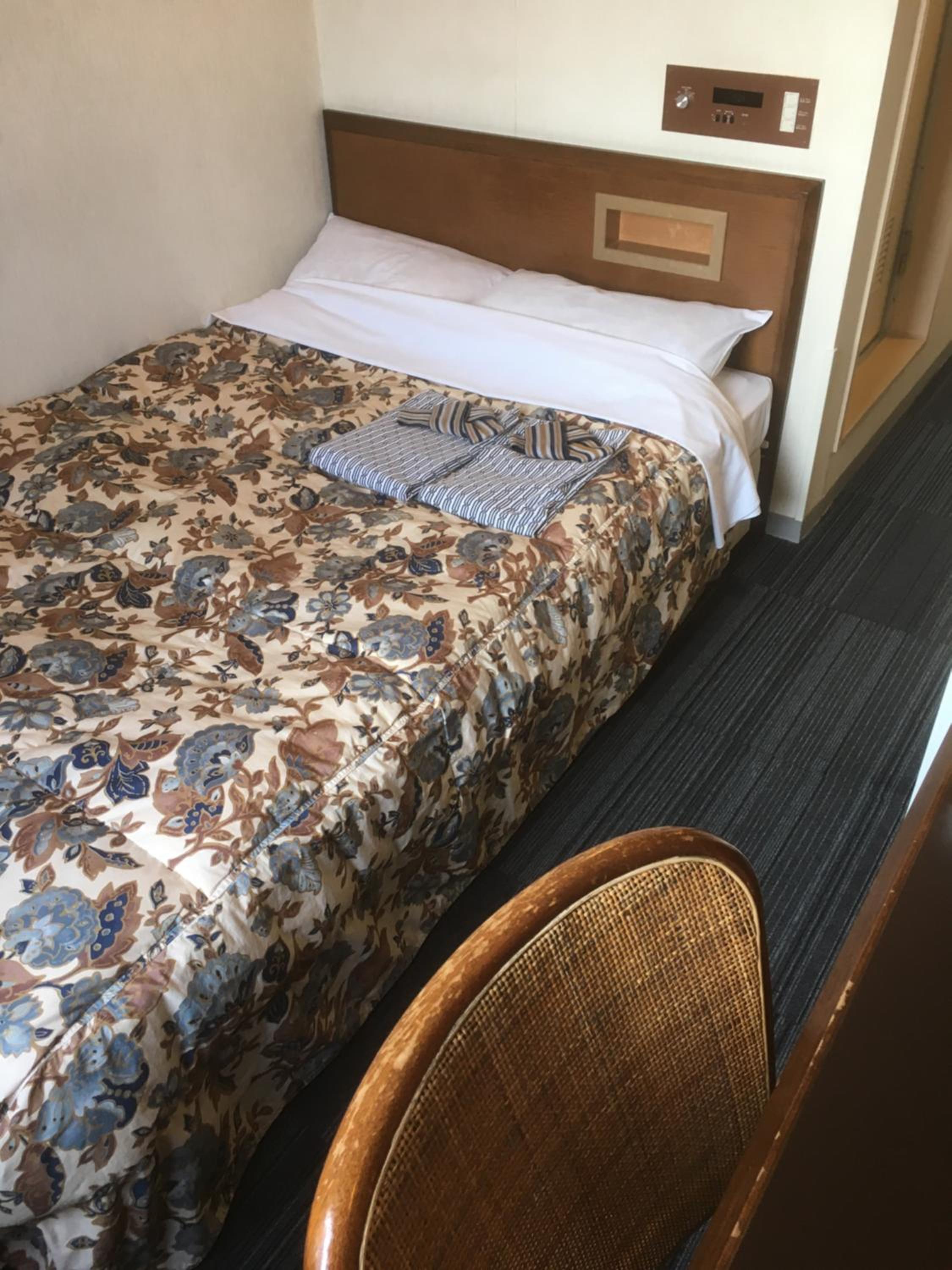 Small Double Room - Non-Smoking - Photo 3