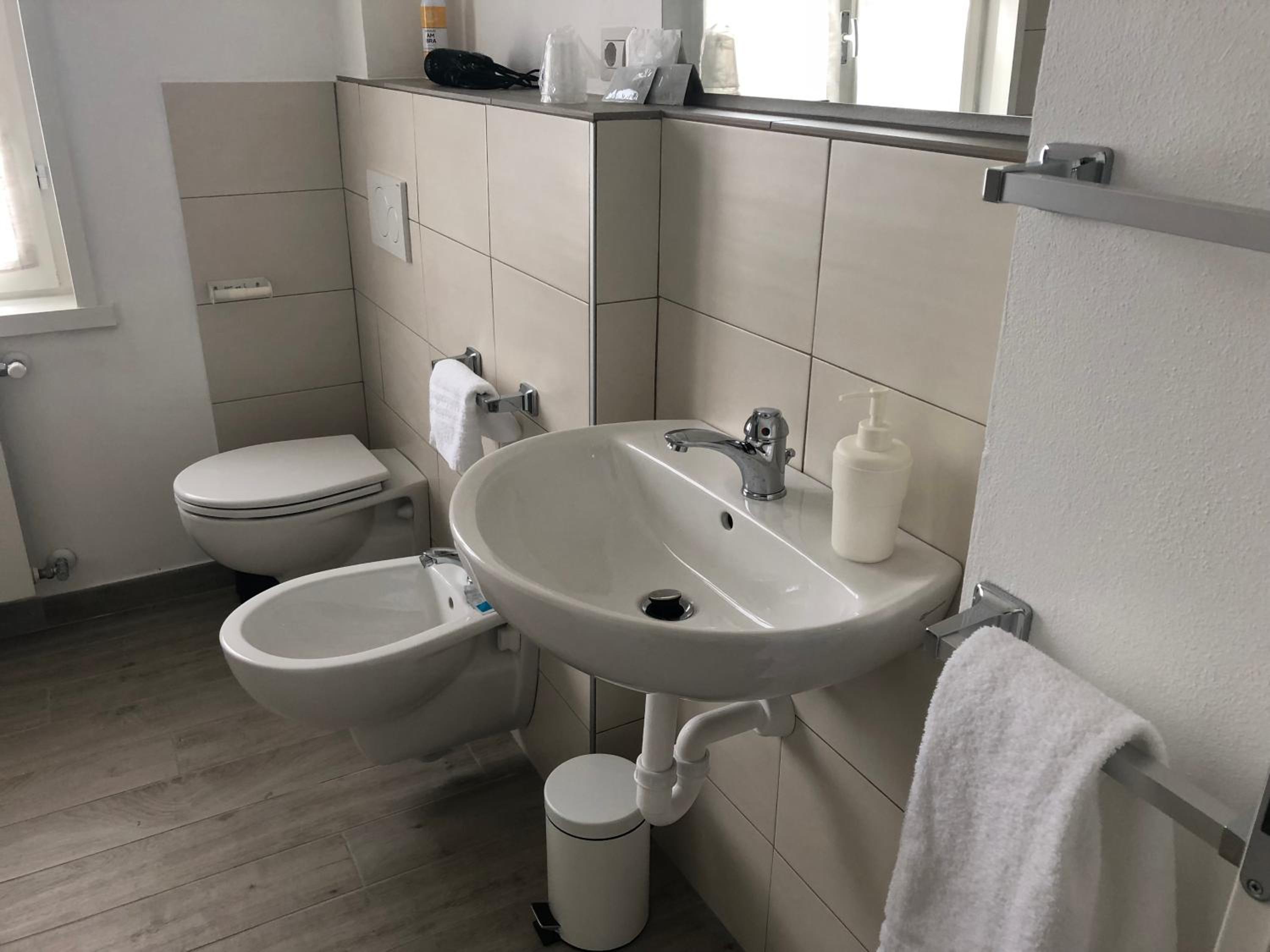 Superior Double or Twin Room - Photo 11