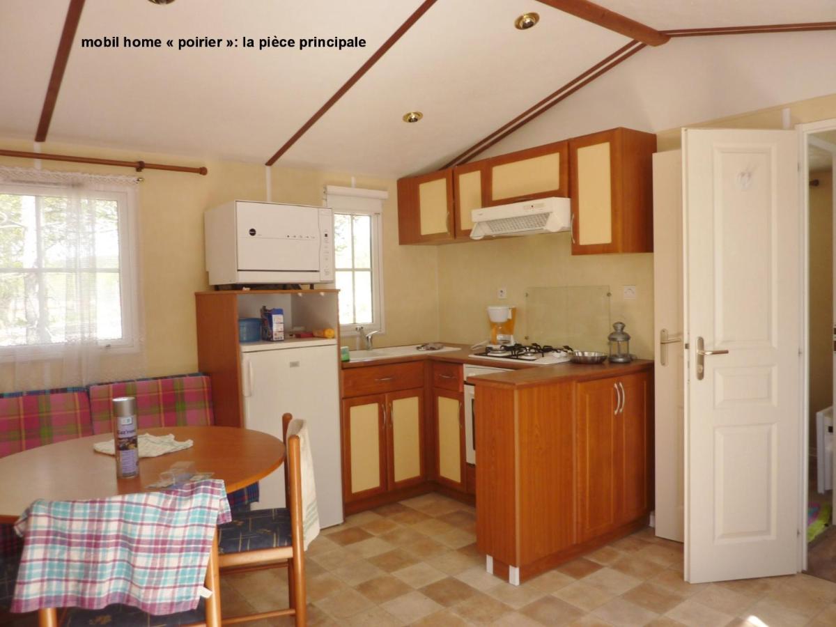 Mobile Home photo 3