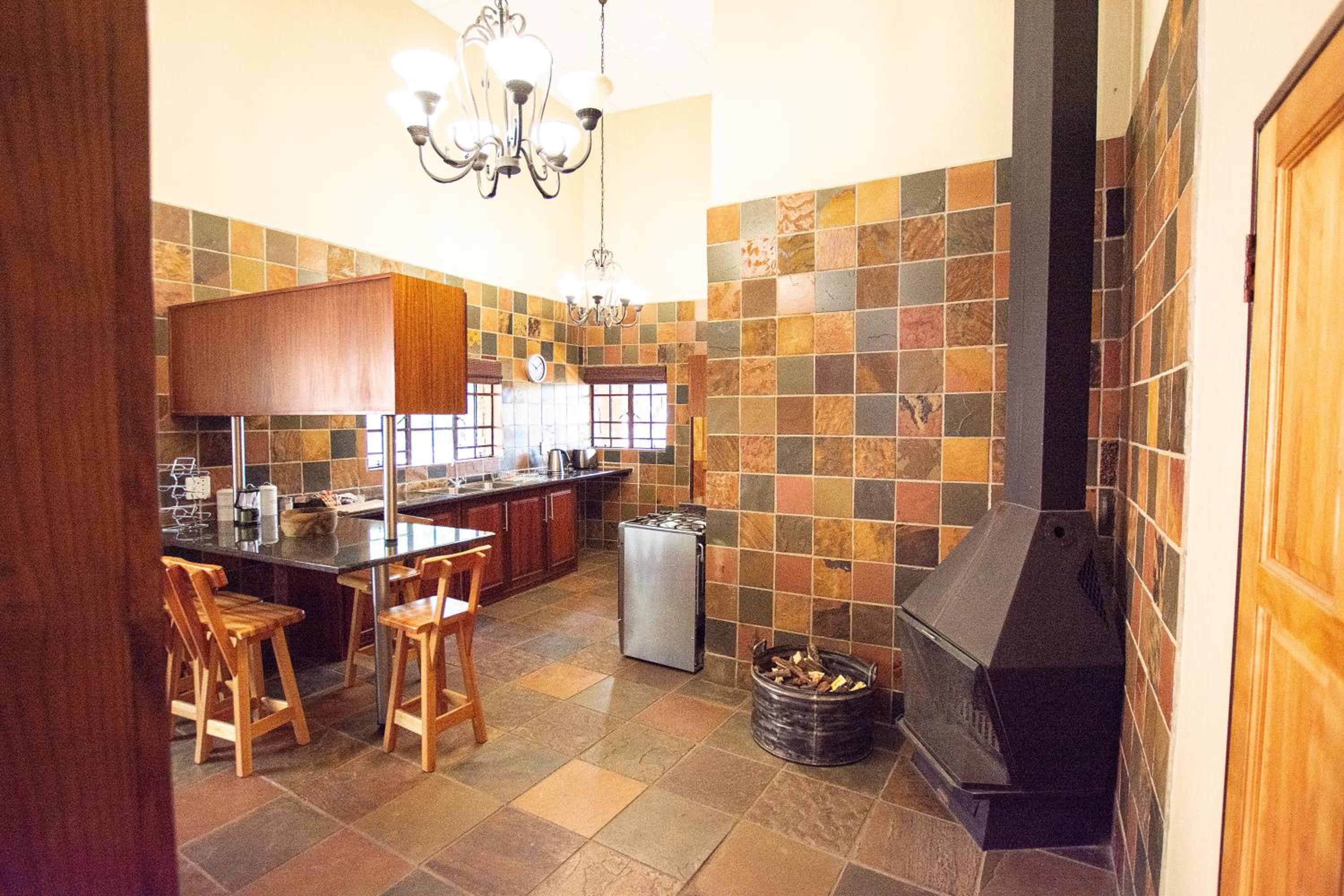 Family Room - Photo 12