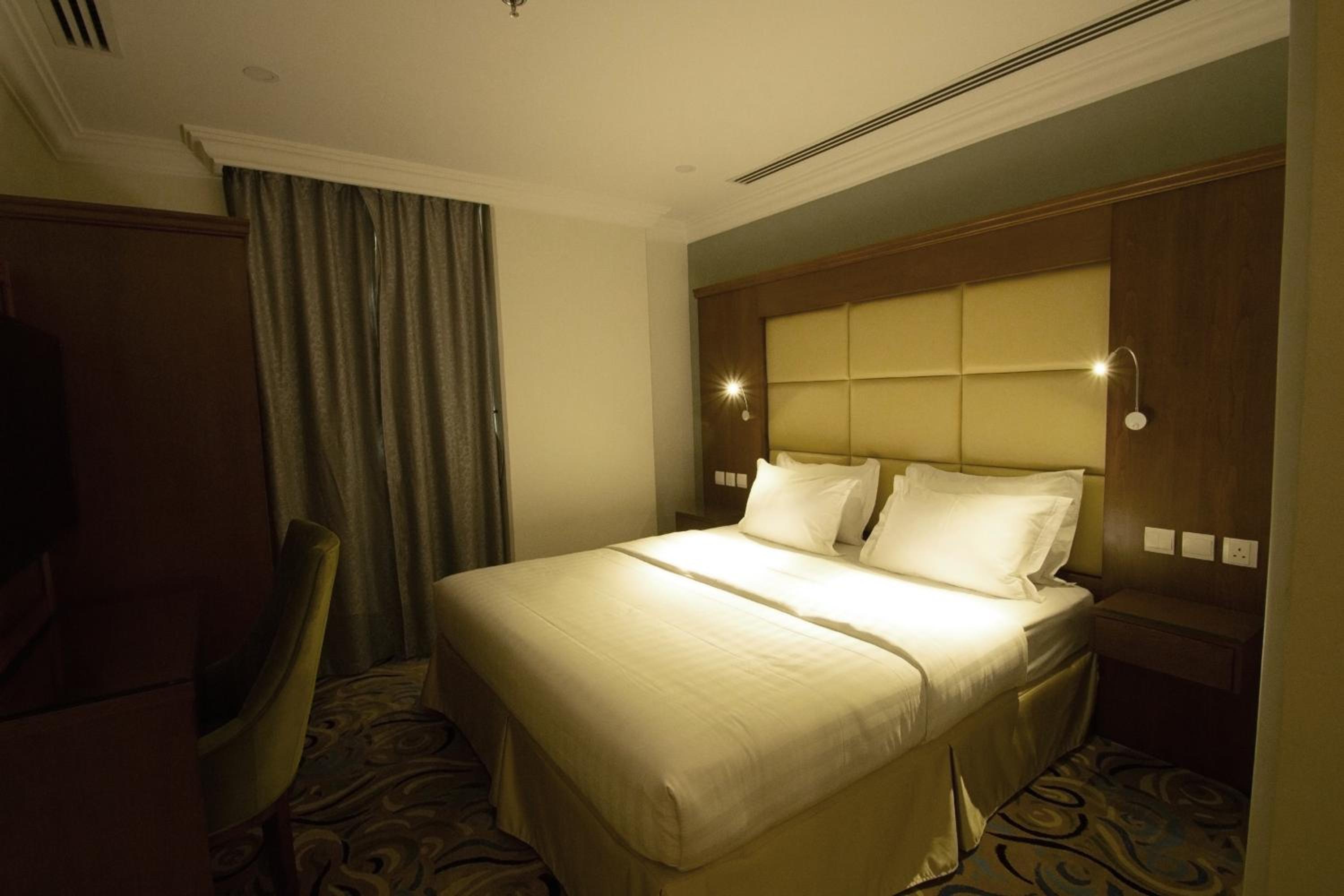 Standard King Room - Photo 1
