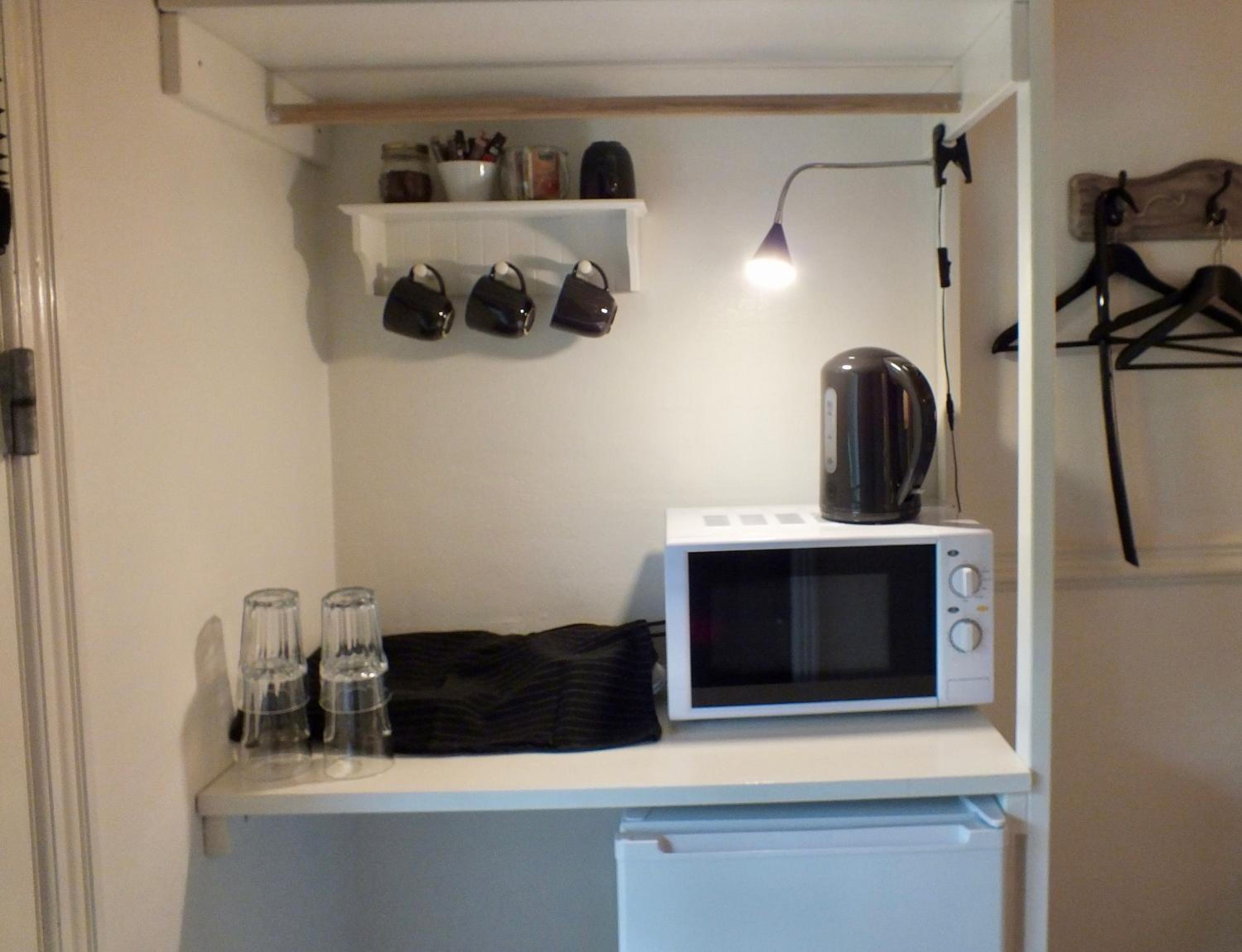Double or Twin Room with Private Bathroom photo 2