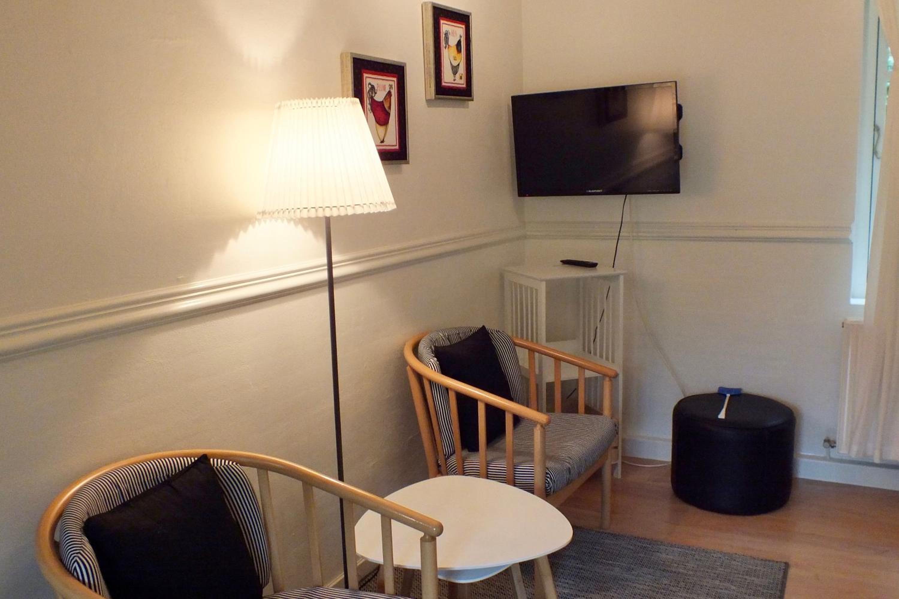 Double or Twin Room with Private Bathroom photo 3