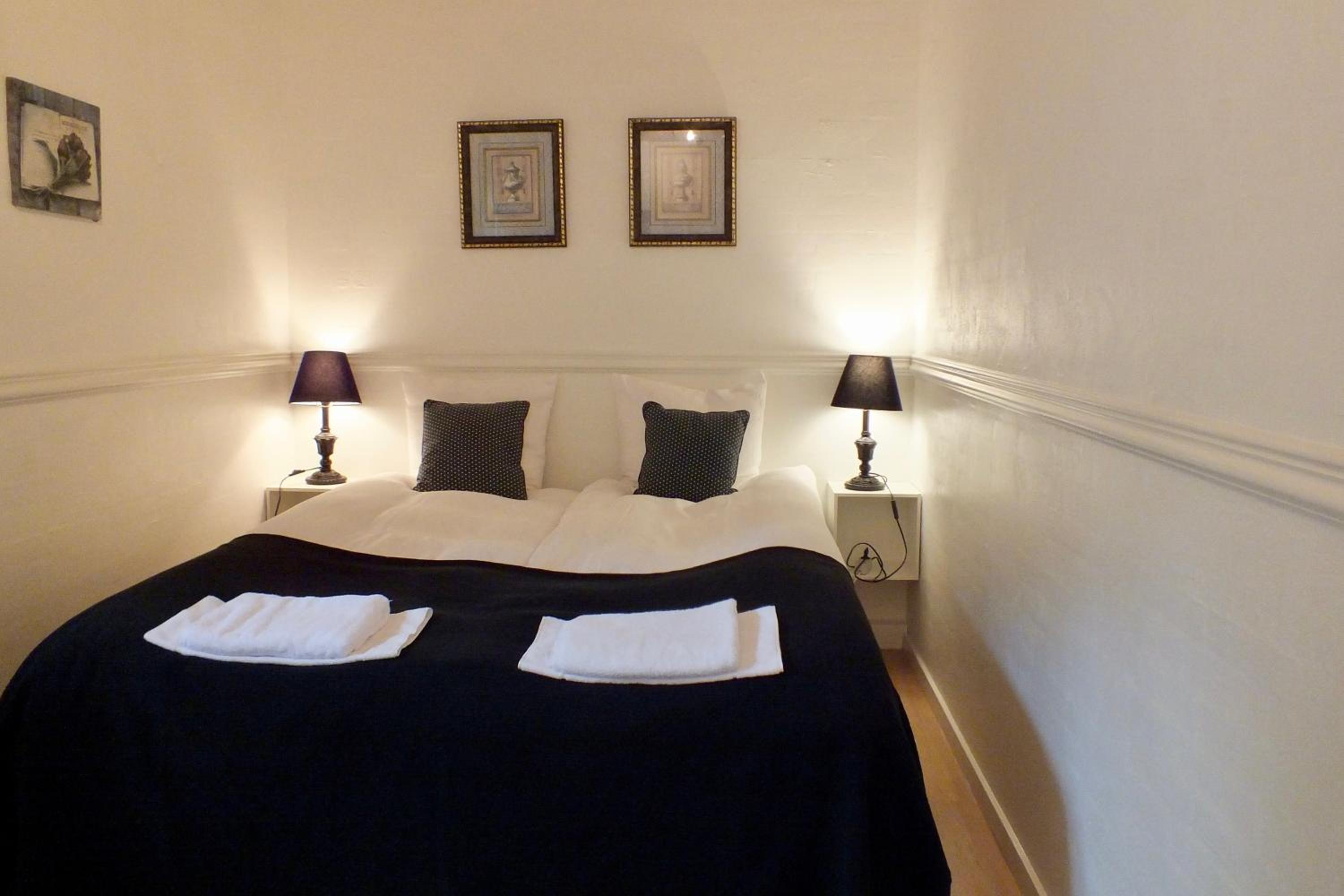 Double or Twin Room with Private Bathroom photo 1