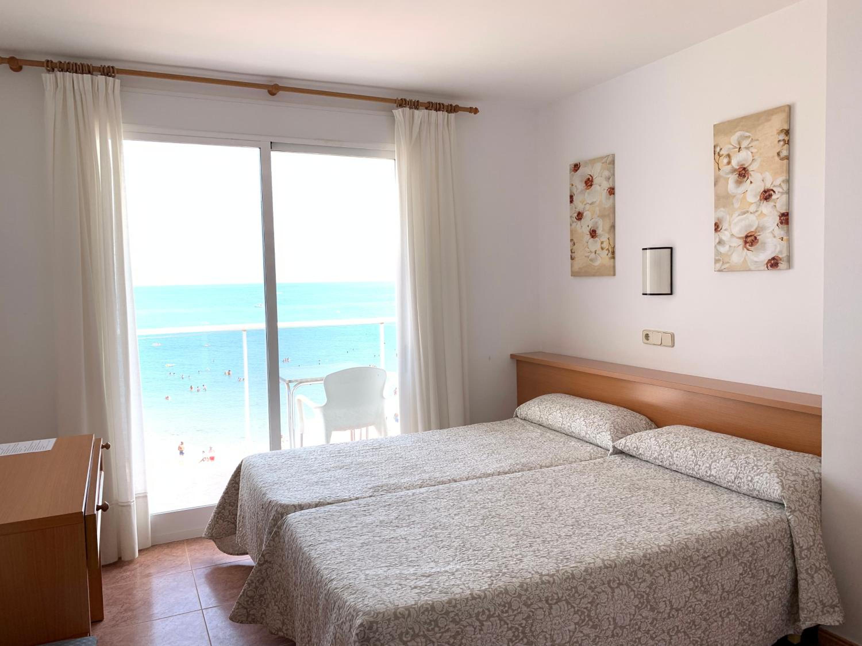 Double Room with Balcony and Sea View photo 2