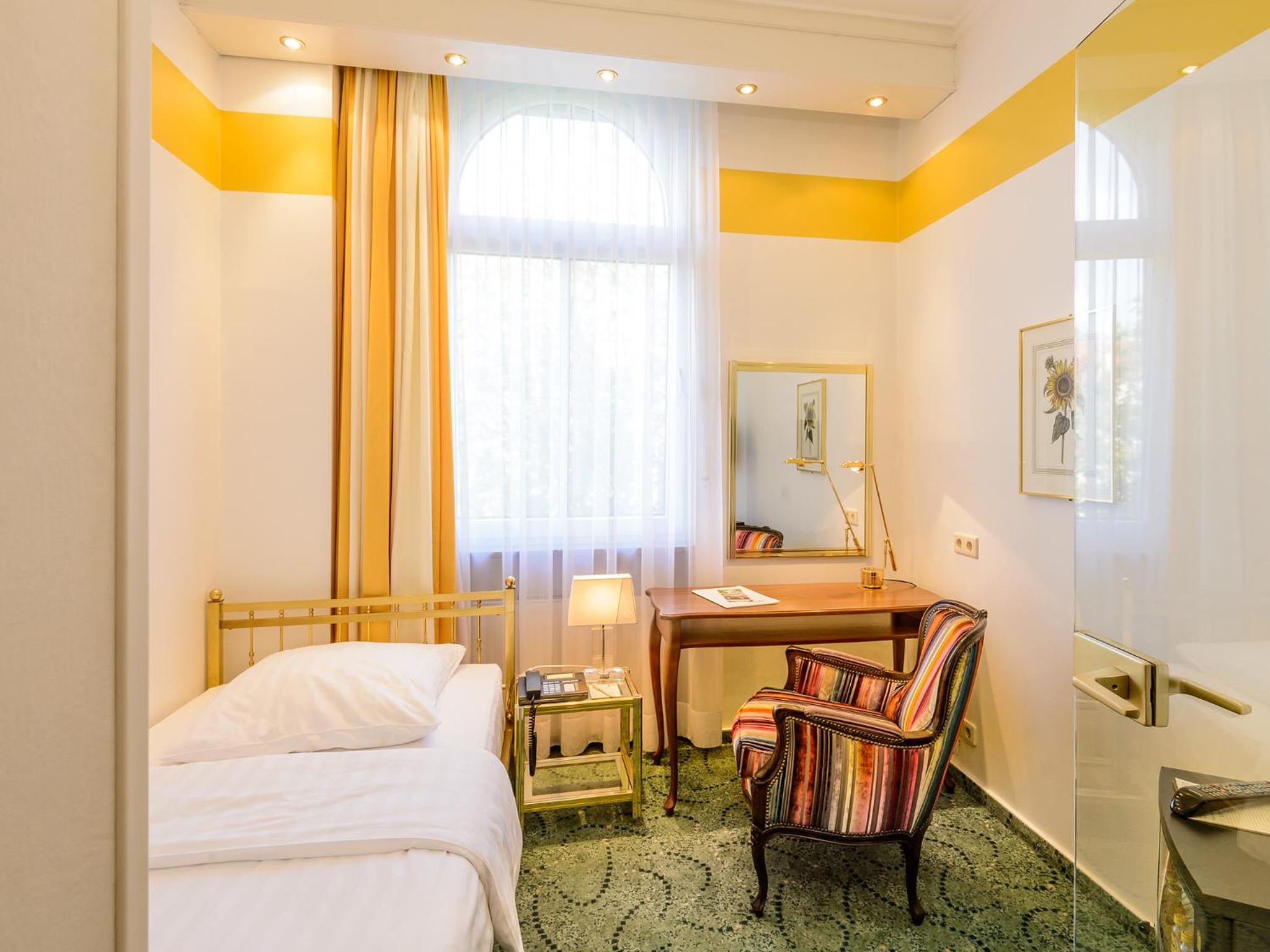 Standard Single Room - Photo 4