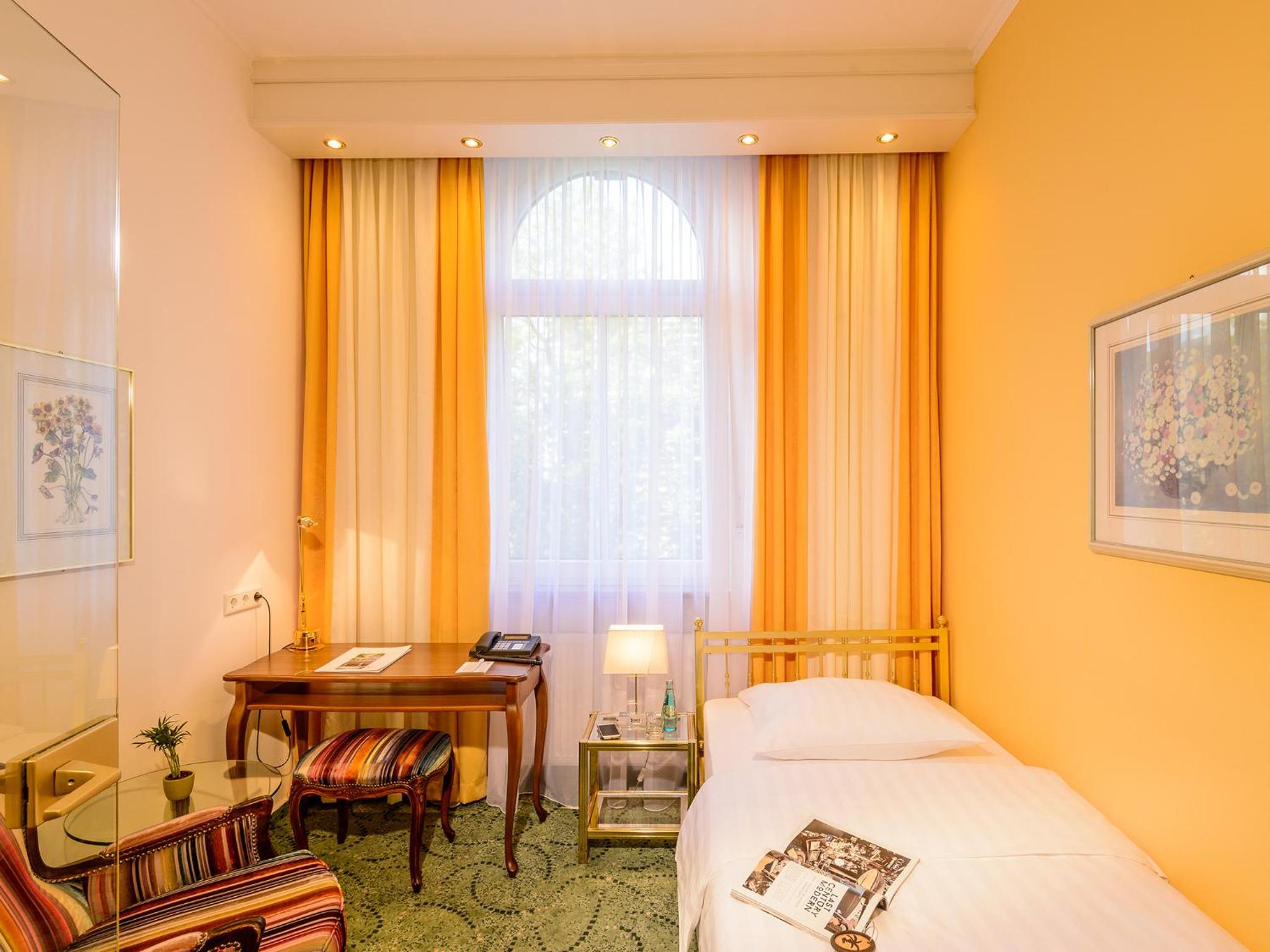 Standard Single Room - Photo 2