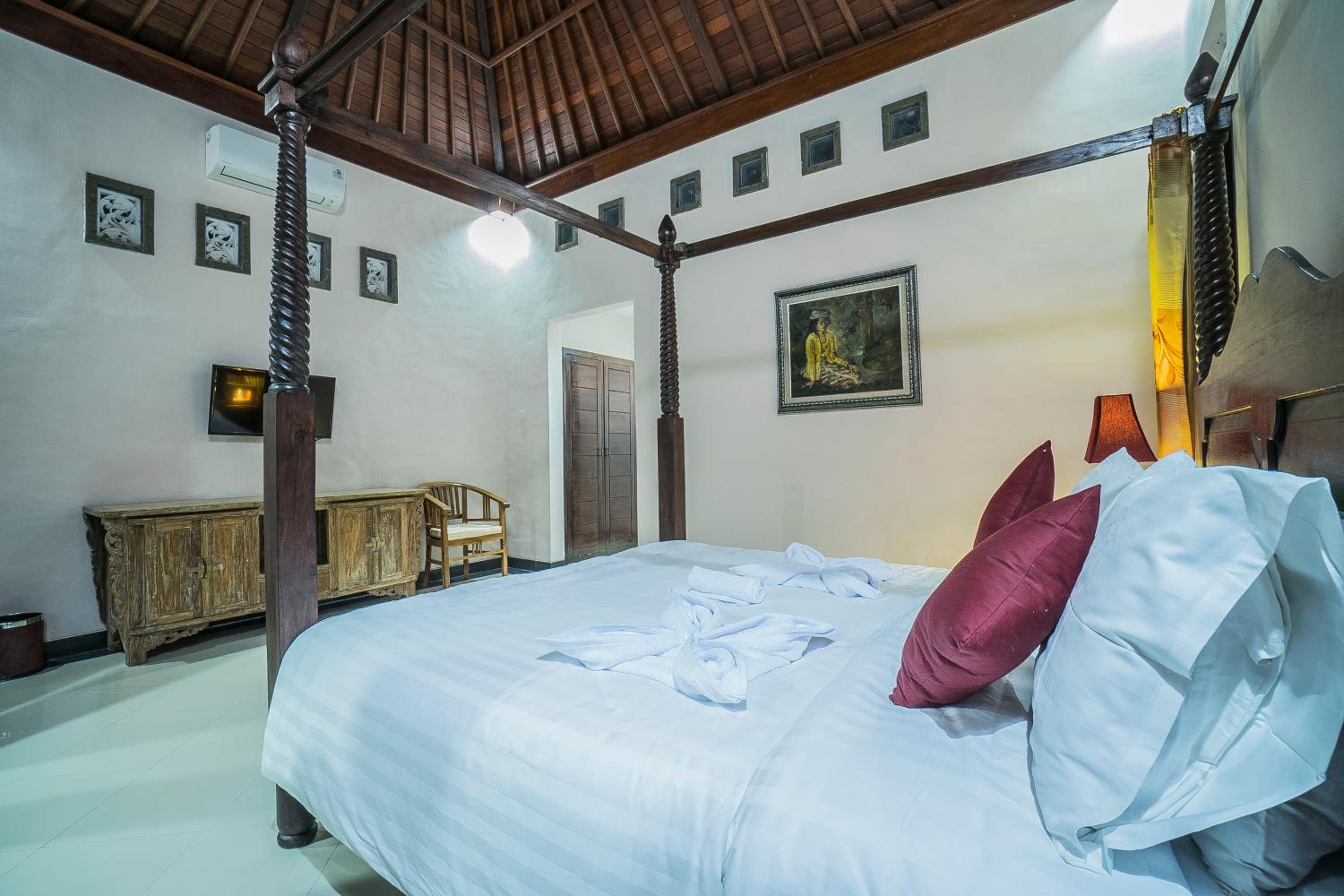 Deluxe Double Room with Bath - Photo 14