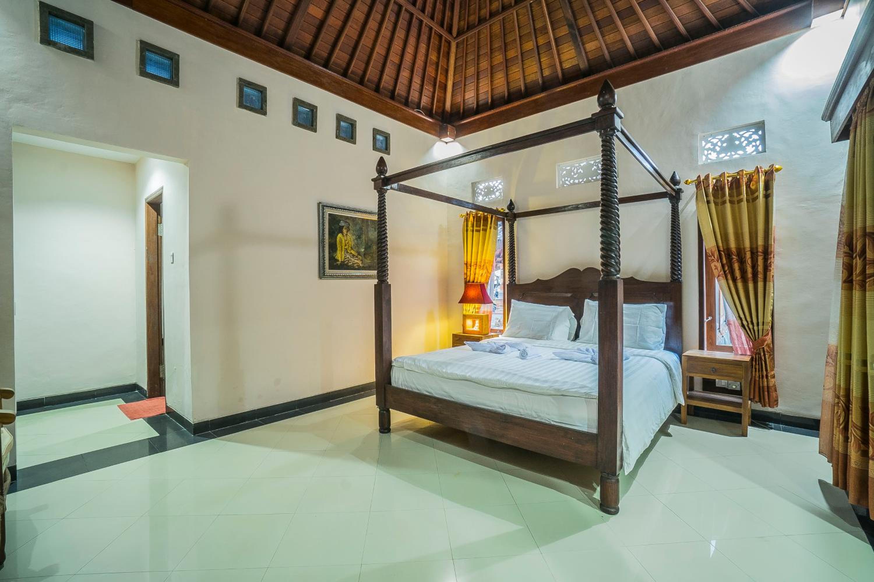 Deluxe Double Room with Bath - Photo 4