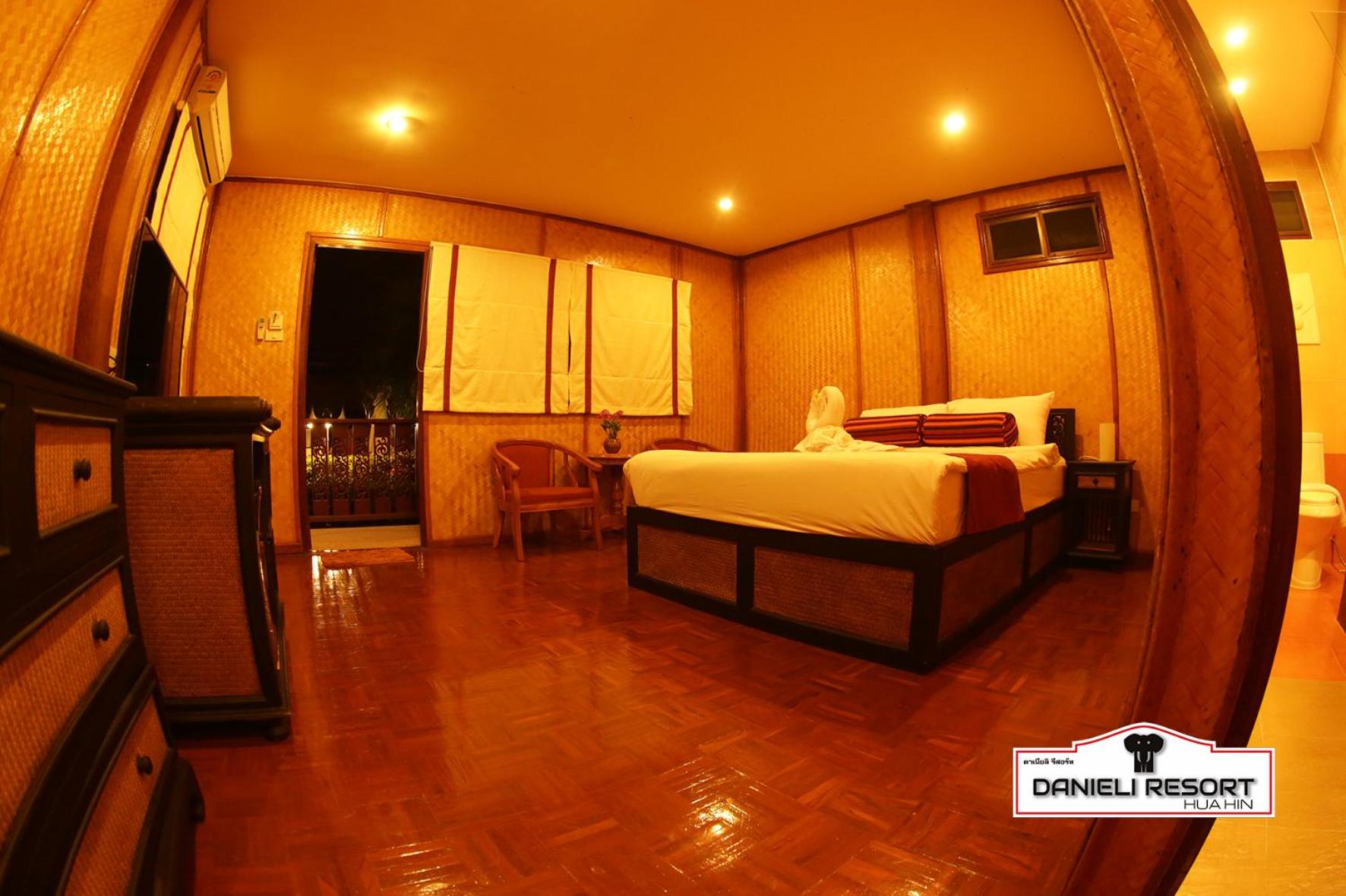 Deluxe Bungalow photo 1