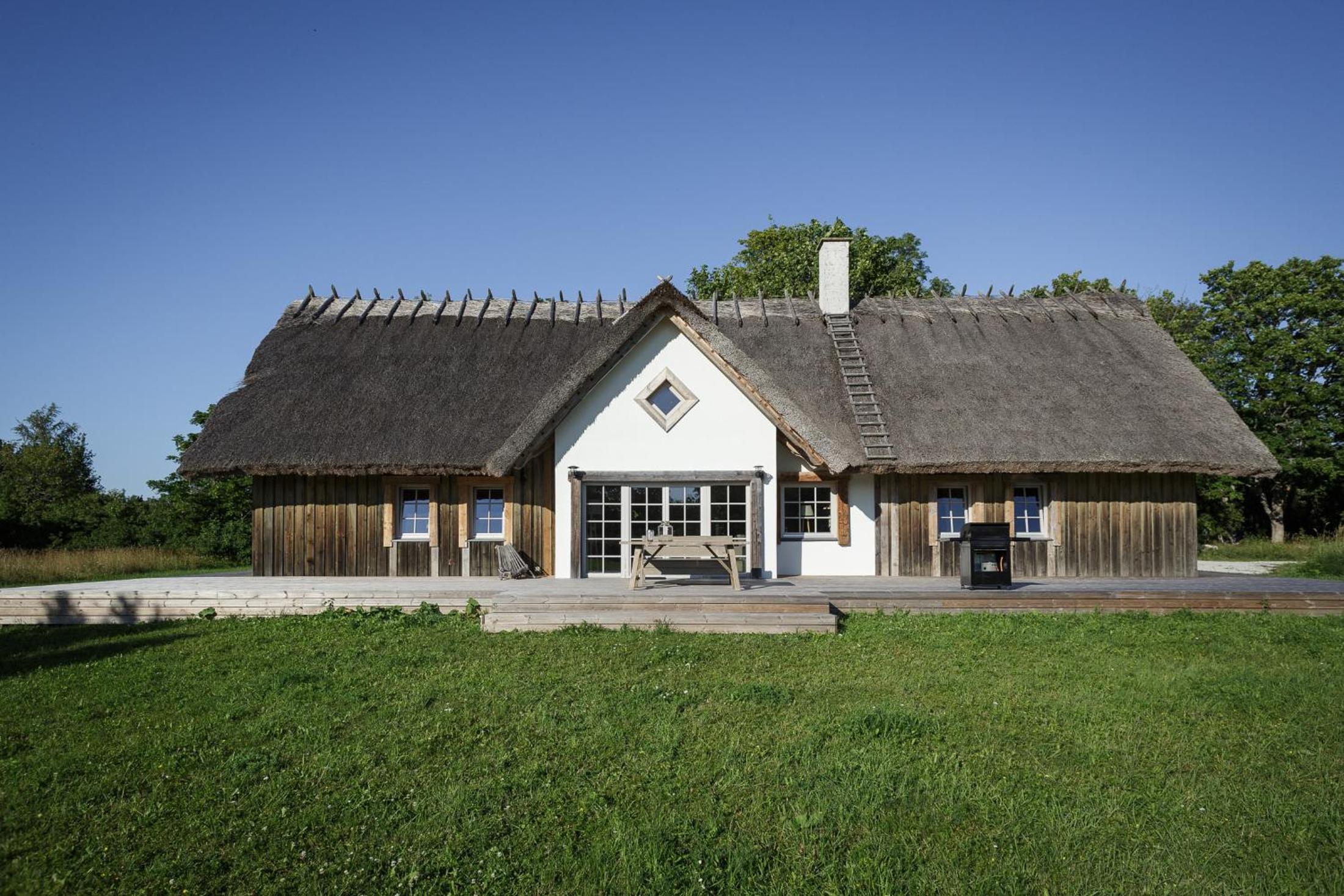 Villa photo 1