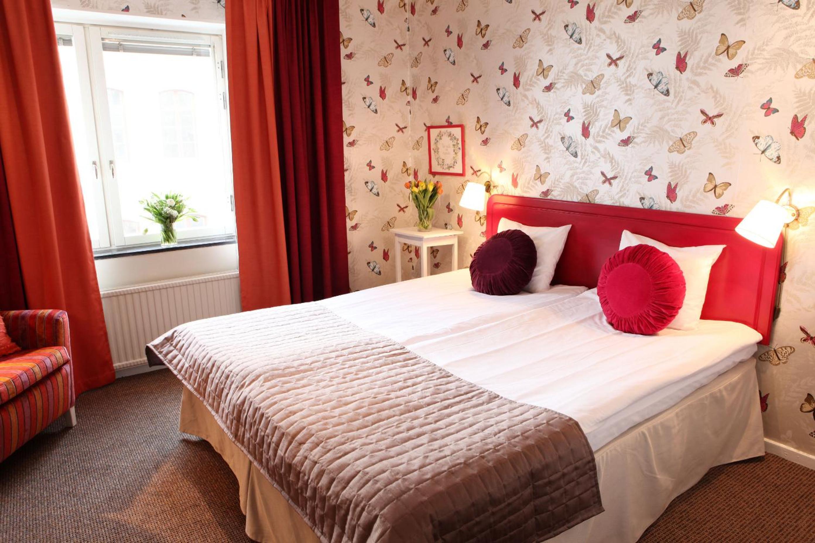 Standard Twin Room - Photo 12