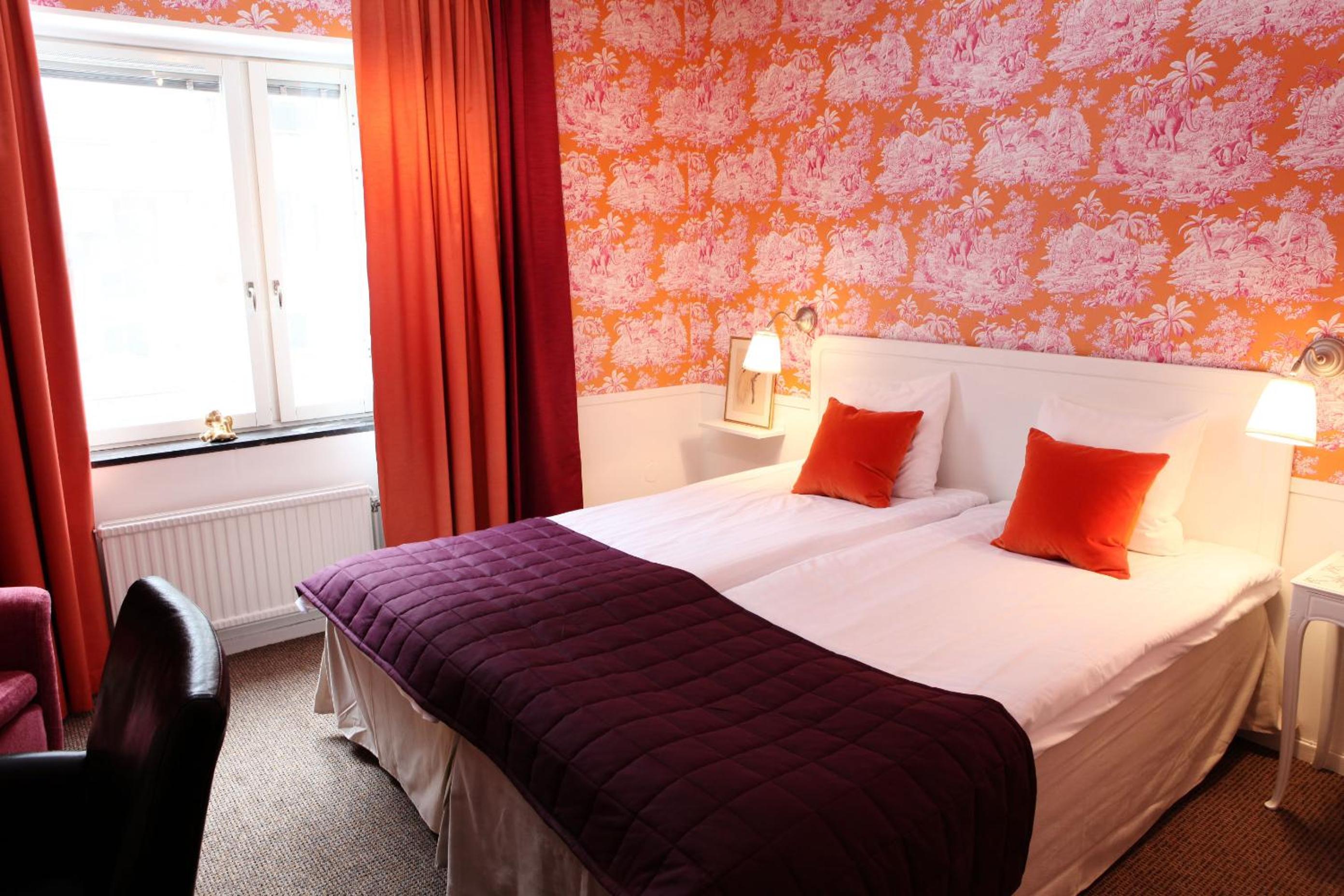 Standard Twin Room - Photo 1
