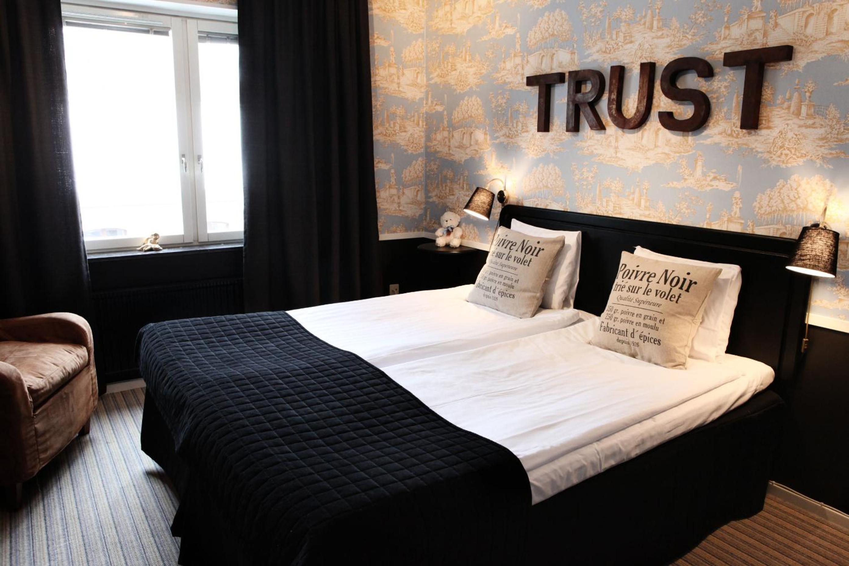 Standard Twin Room - Photo 15
