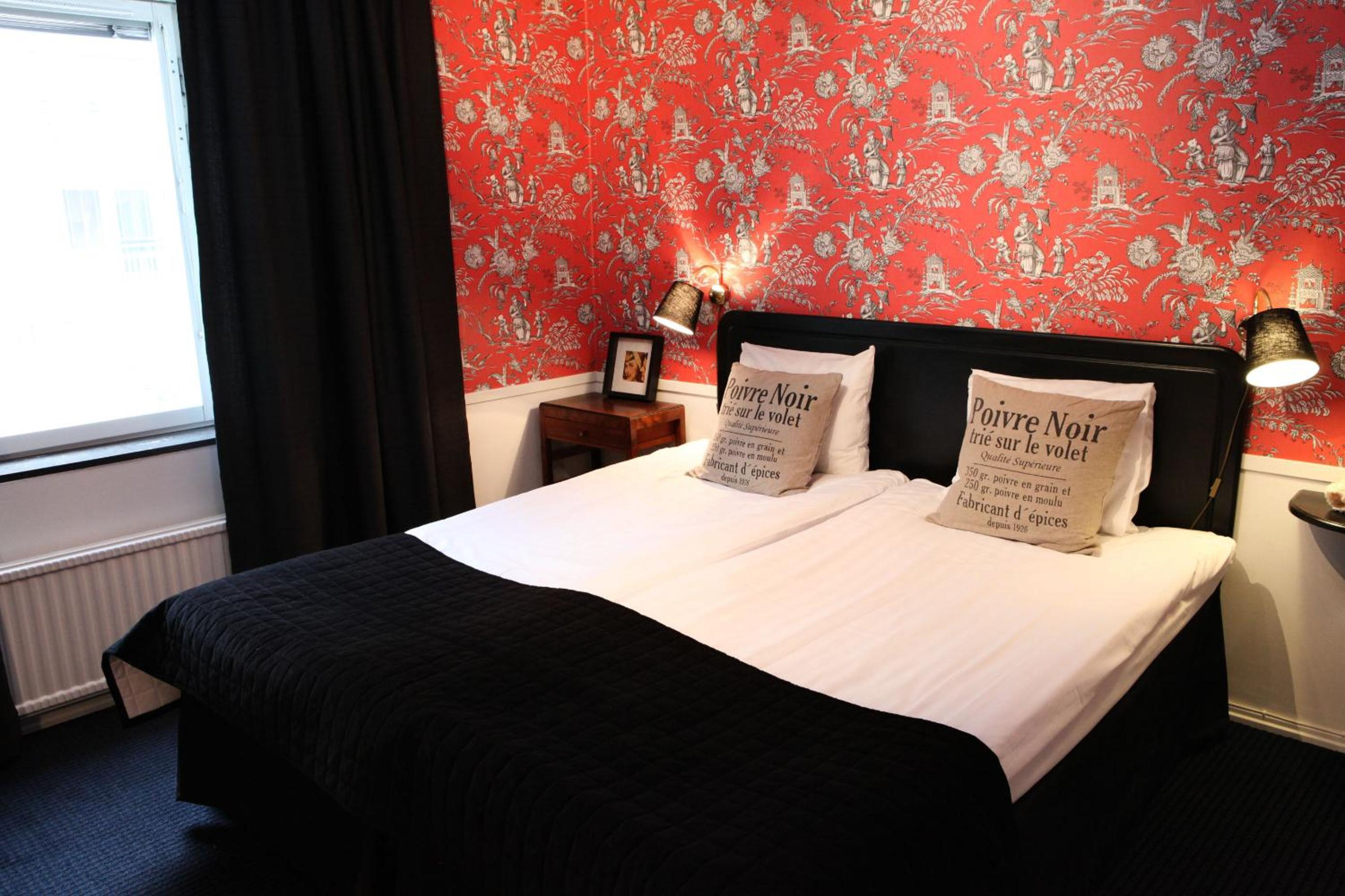 Standard Twin Room - Photo 17