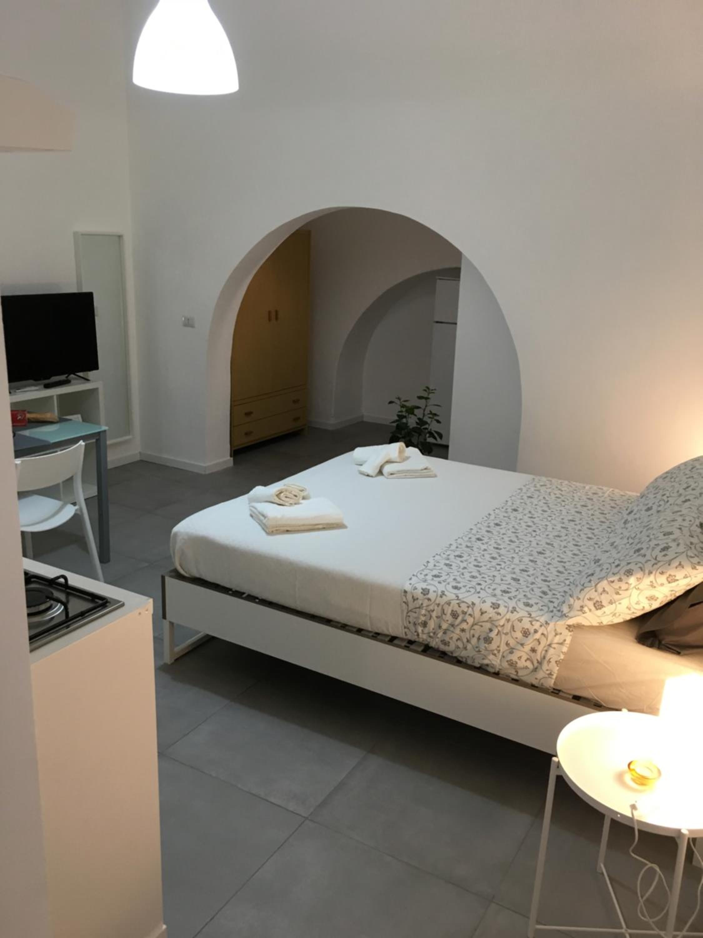 One-Bedroom Apartment - Photo 8