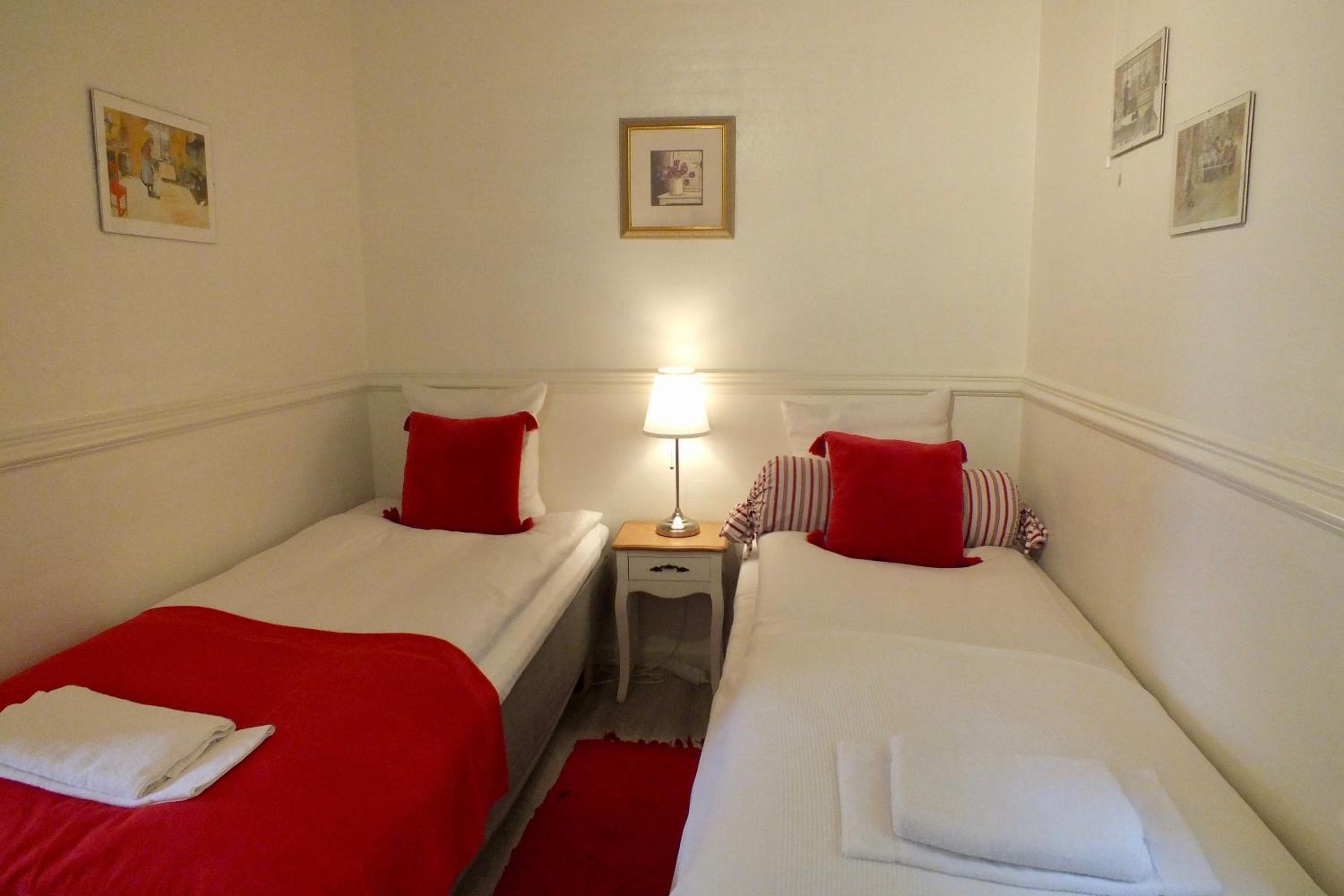 Double or Twin Room with Bathroom photo 1