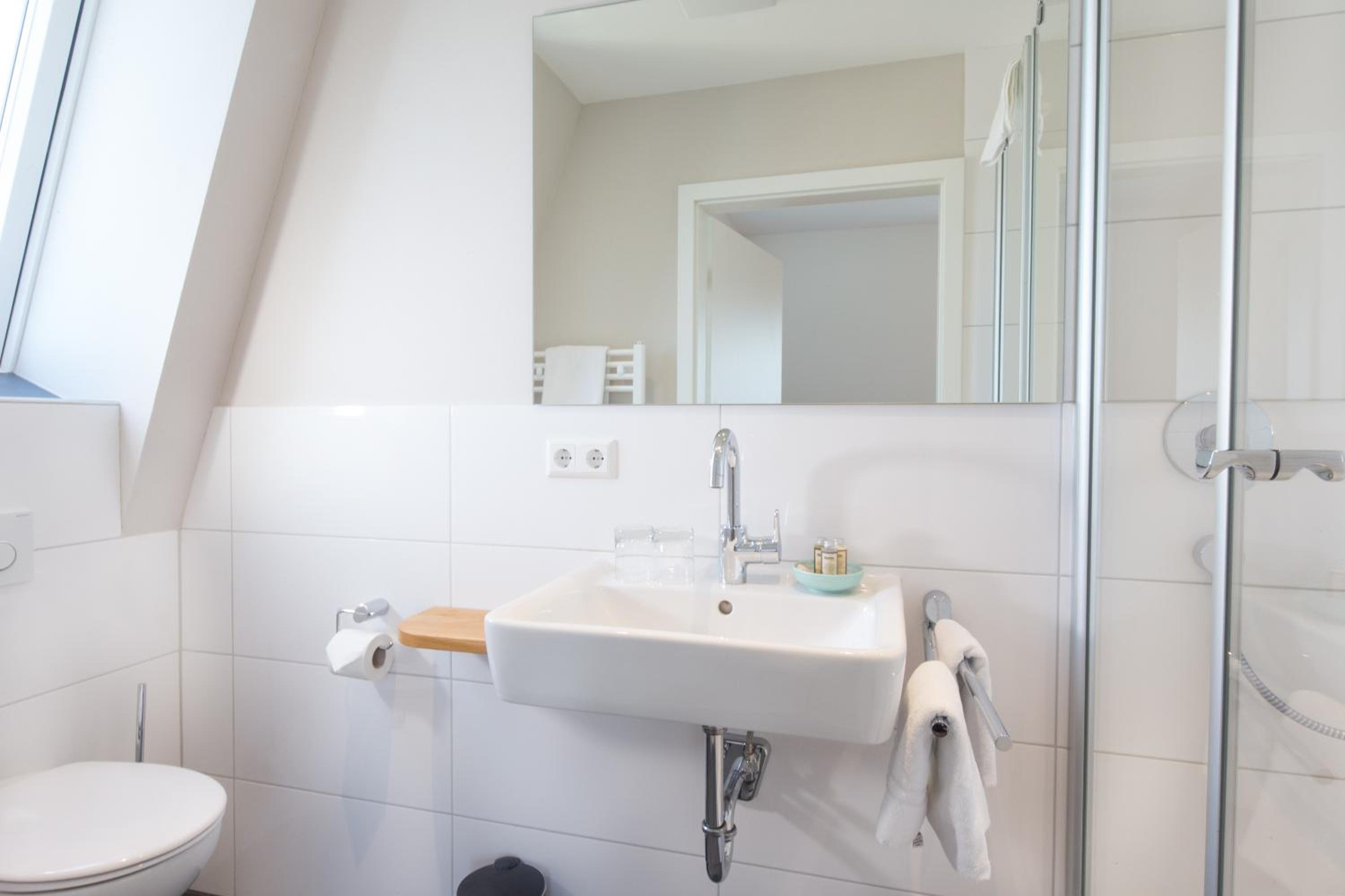 Double Room - Photo 8