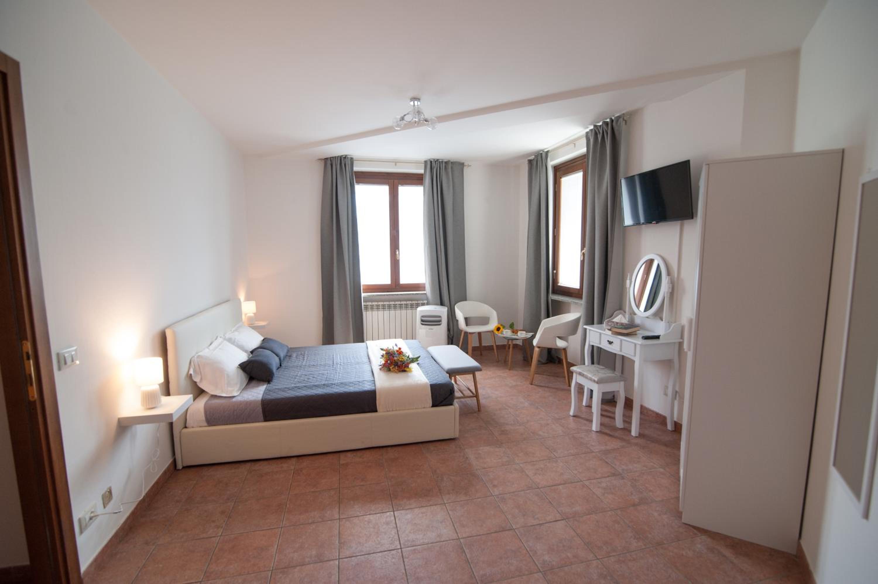 Superior King Suite - Photo 1