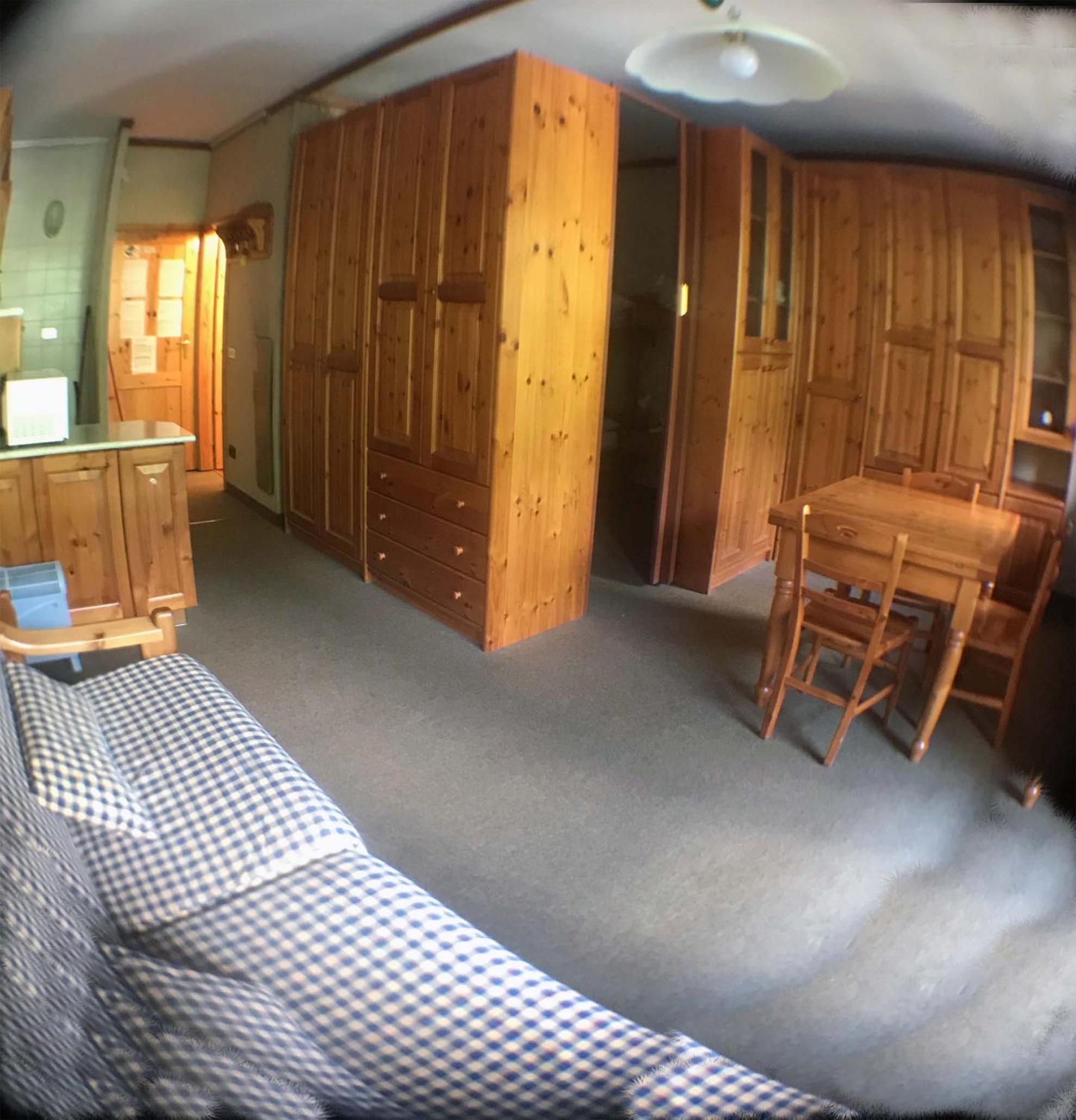 Apartment with Balcony photo 1