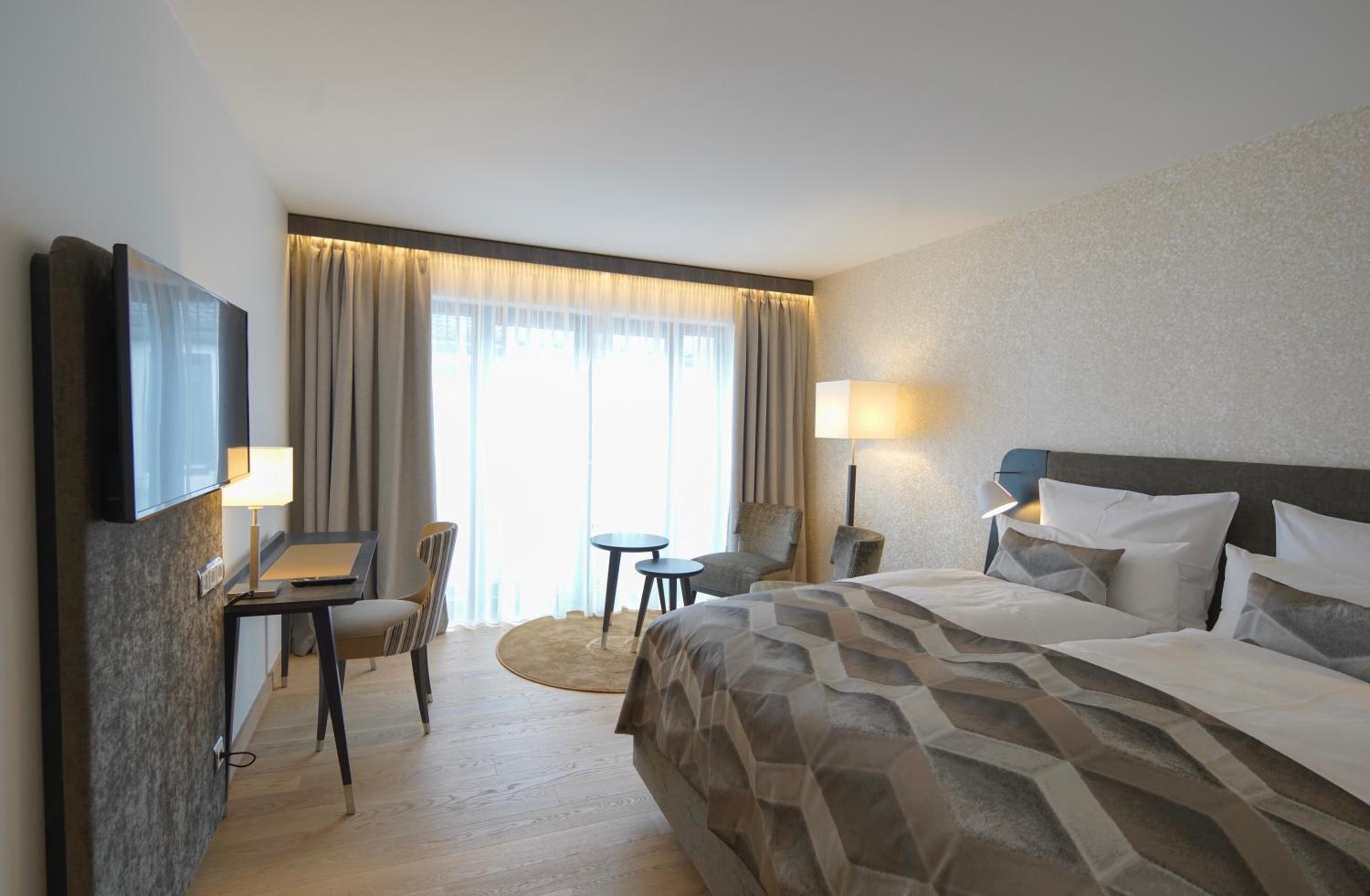 Double Room with Private Bathroom - Photo 2