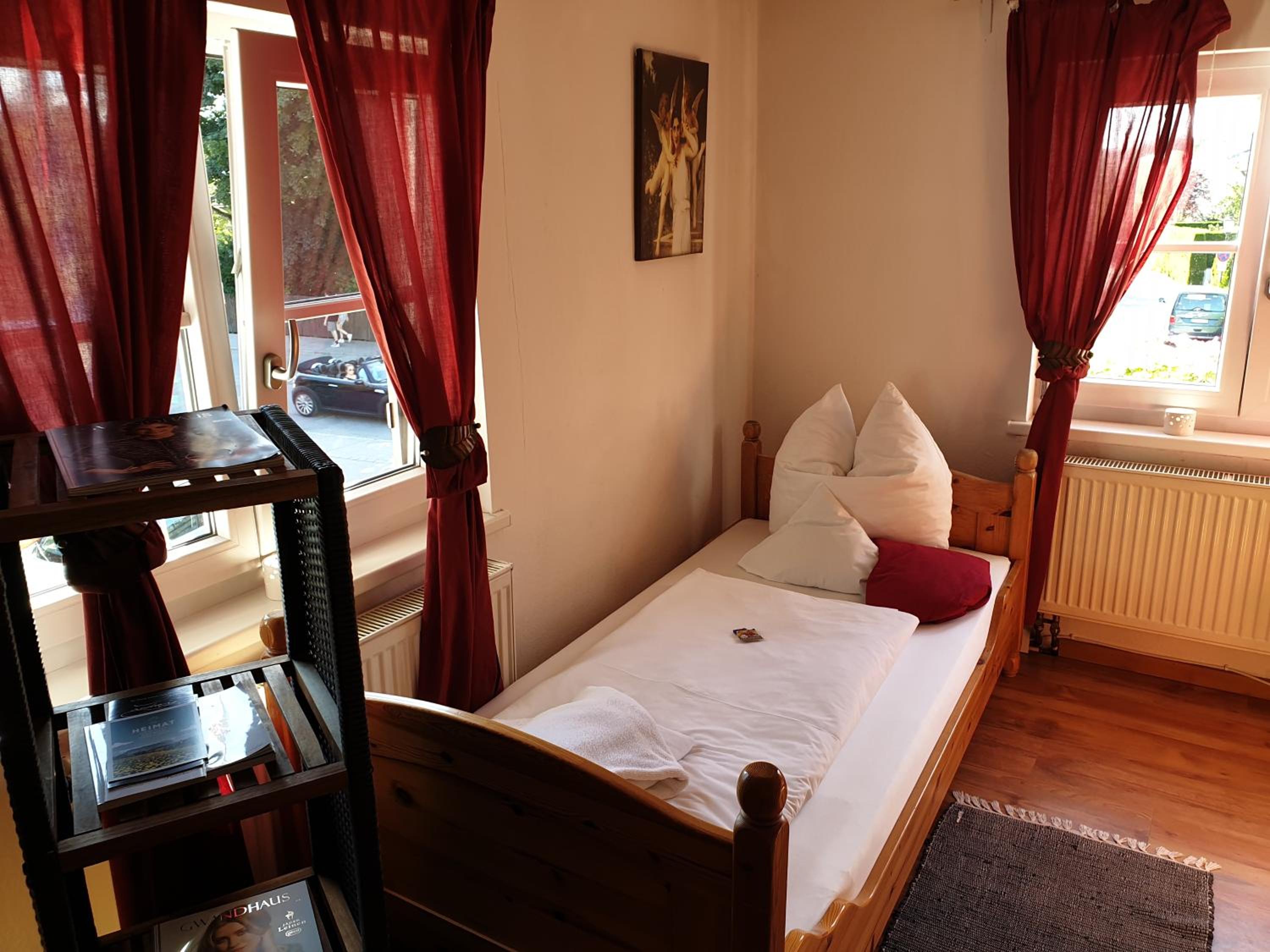 Single Room With Bathroom photo 1