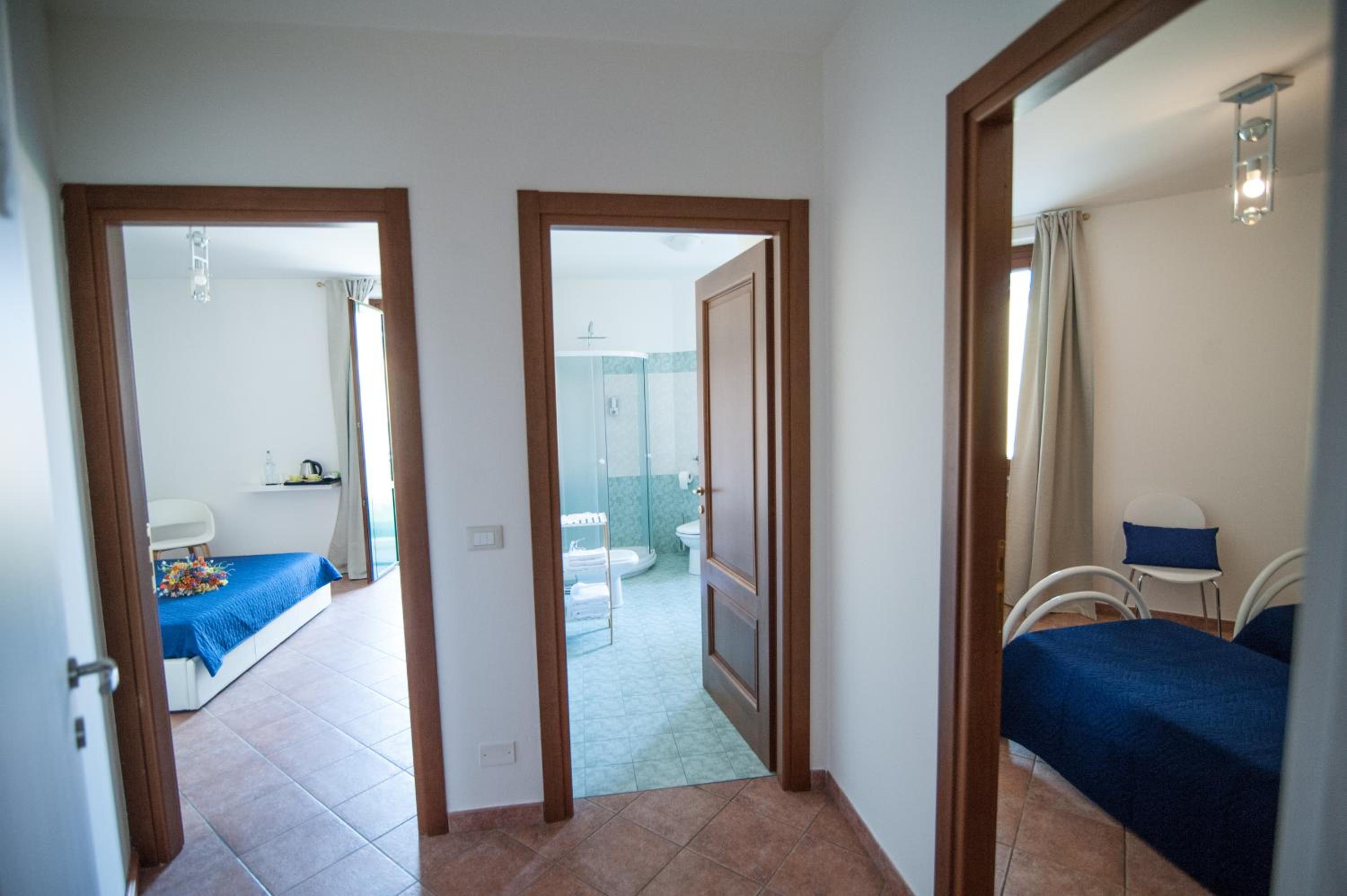 Two-Bedroom Suite - Photo 2