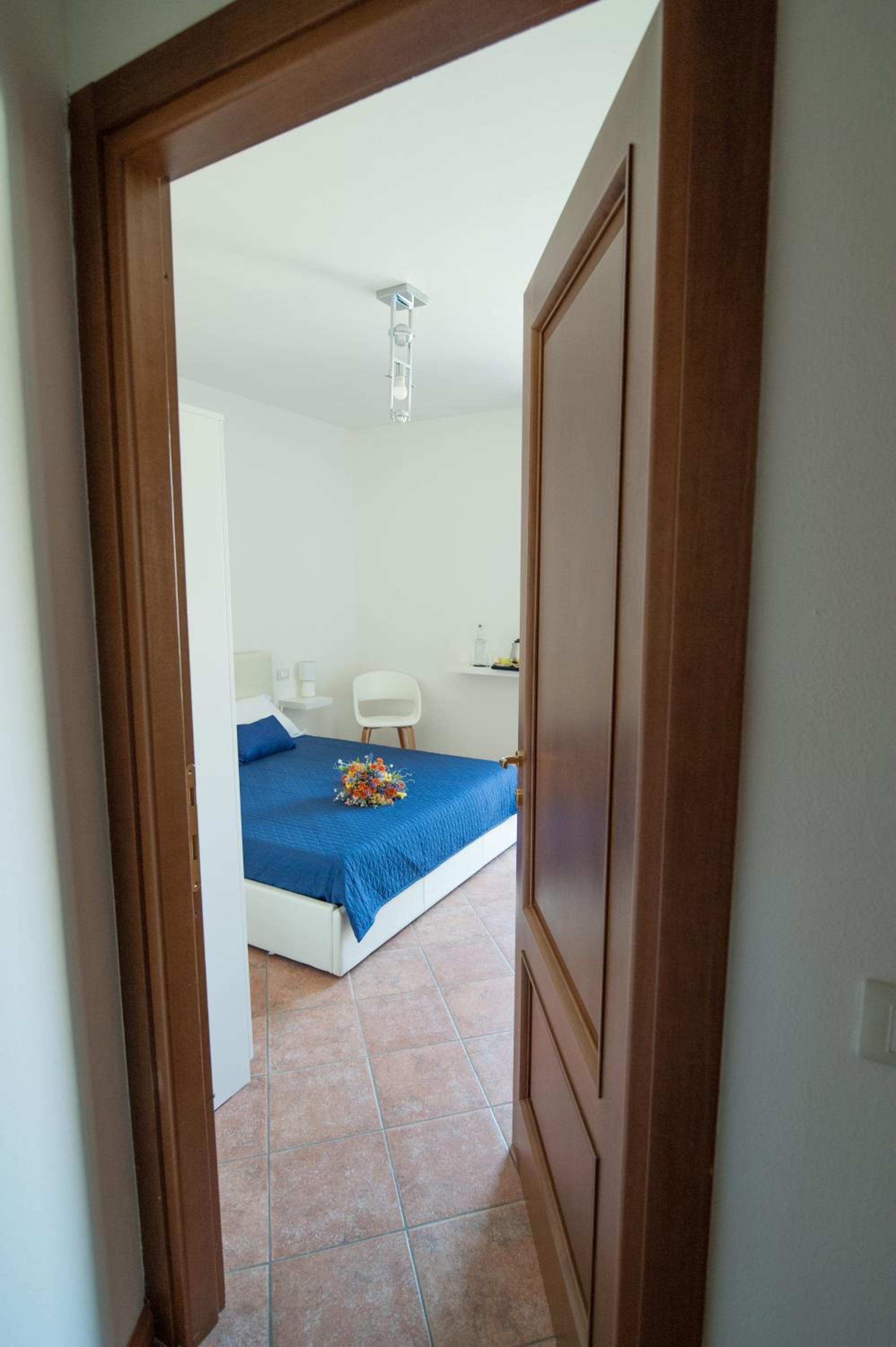 Two-Bedroom Suite - Photo 5