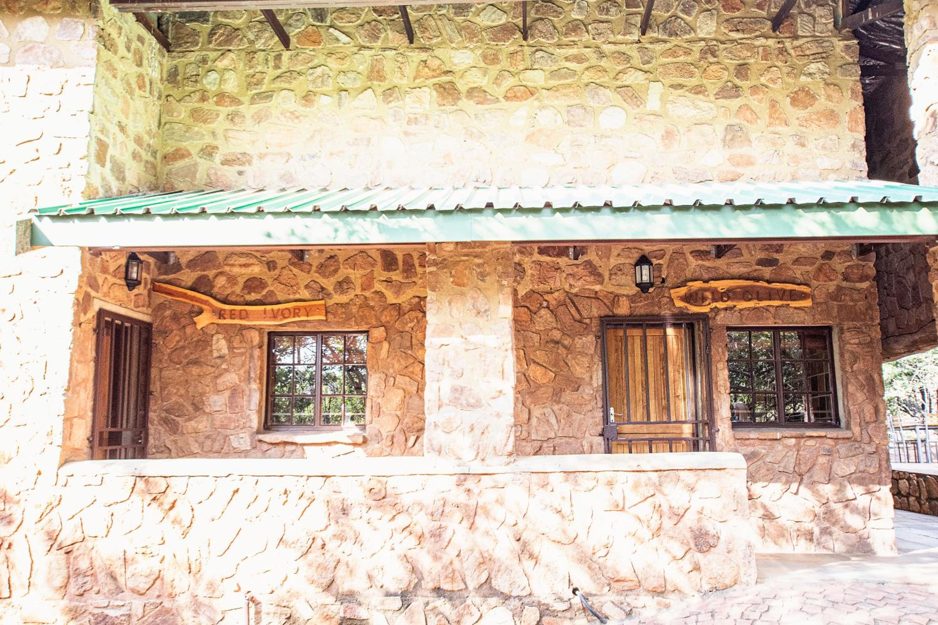Bungalow - Photo 2