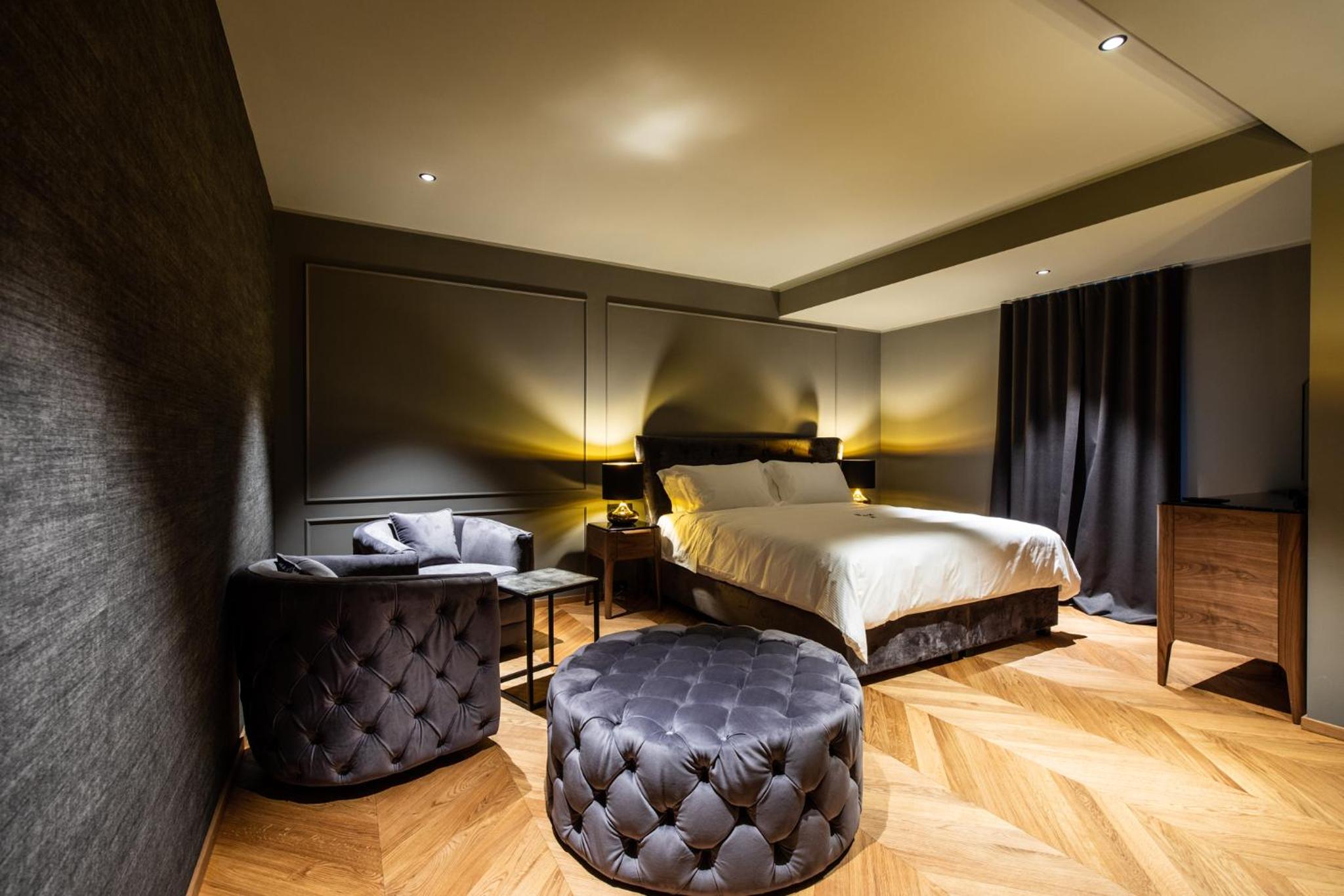 Deluxe Junior Suite - Photo 1
