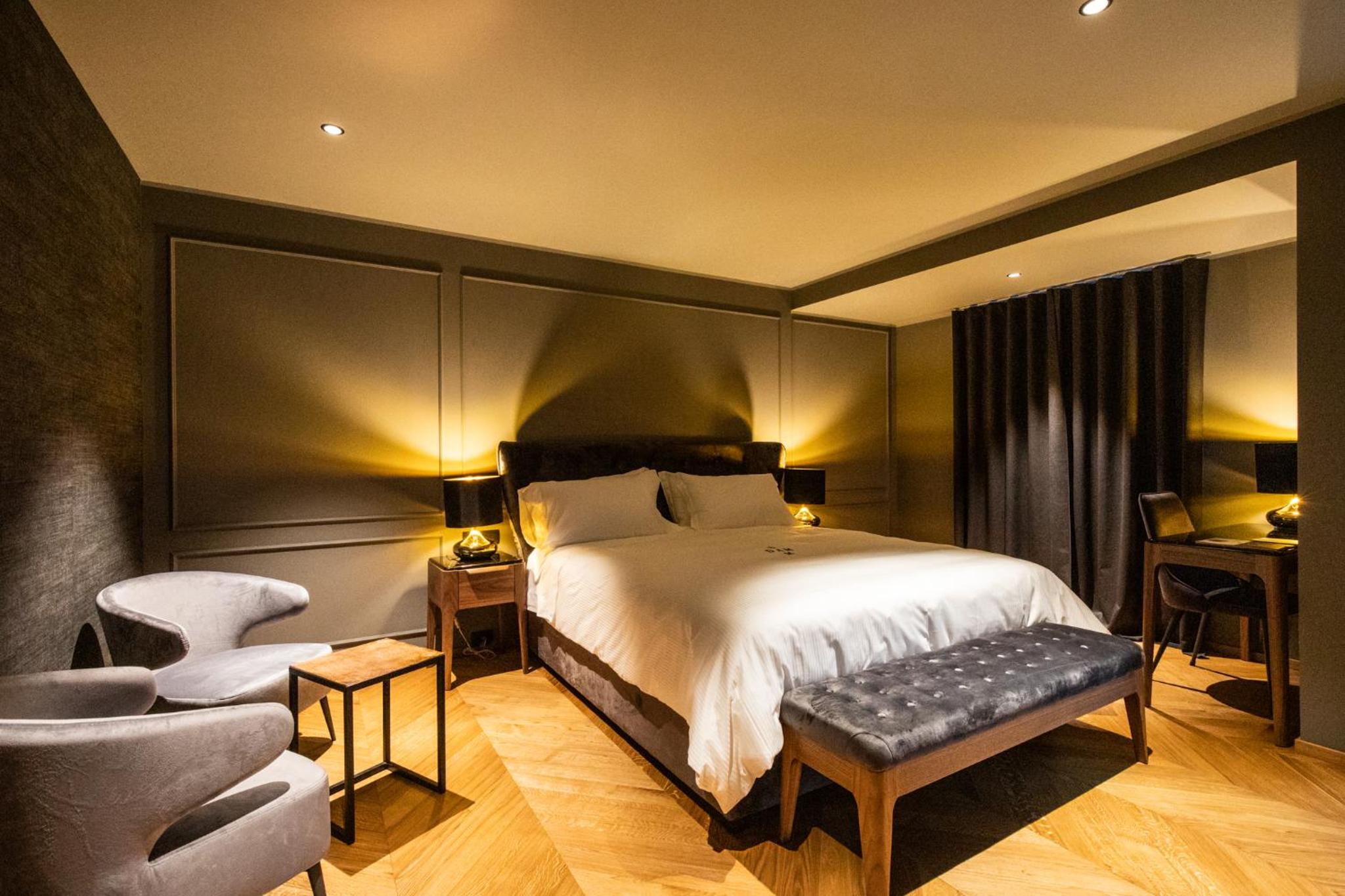 Deluxe Room - Photo 3