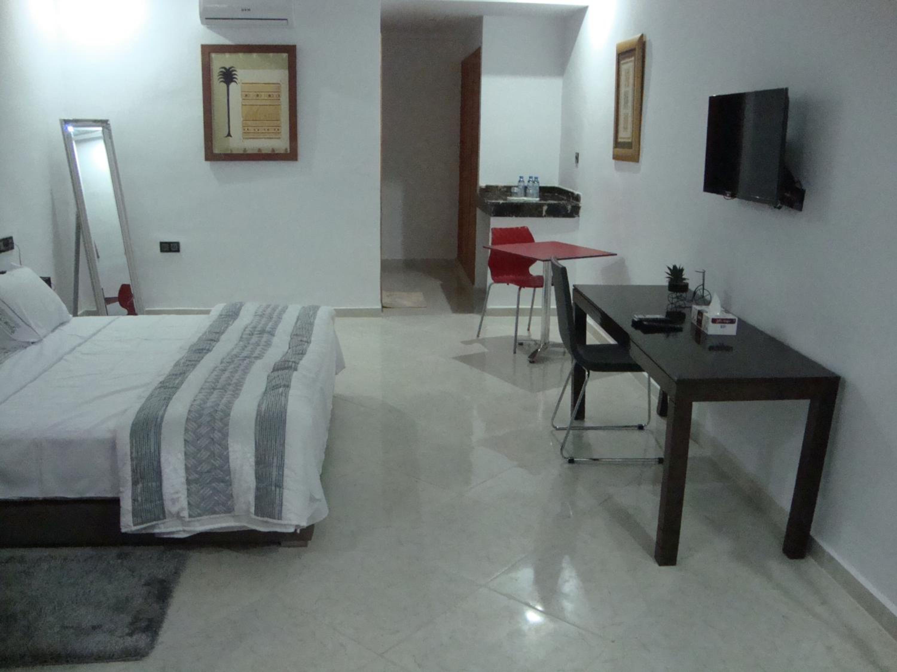 Double Room with Park View - Photo 13