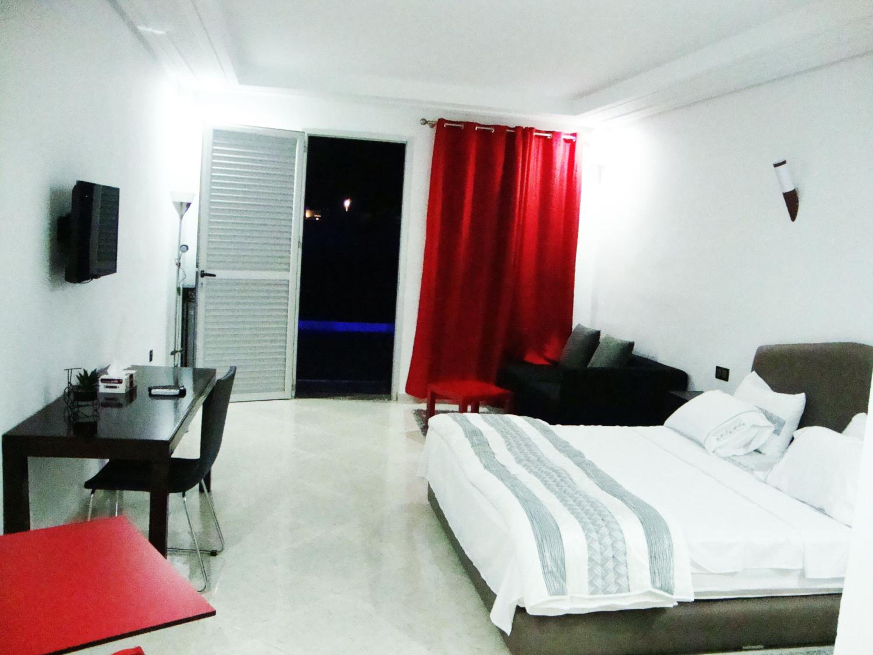 Double Room with Park View - Photo 11