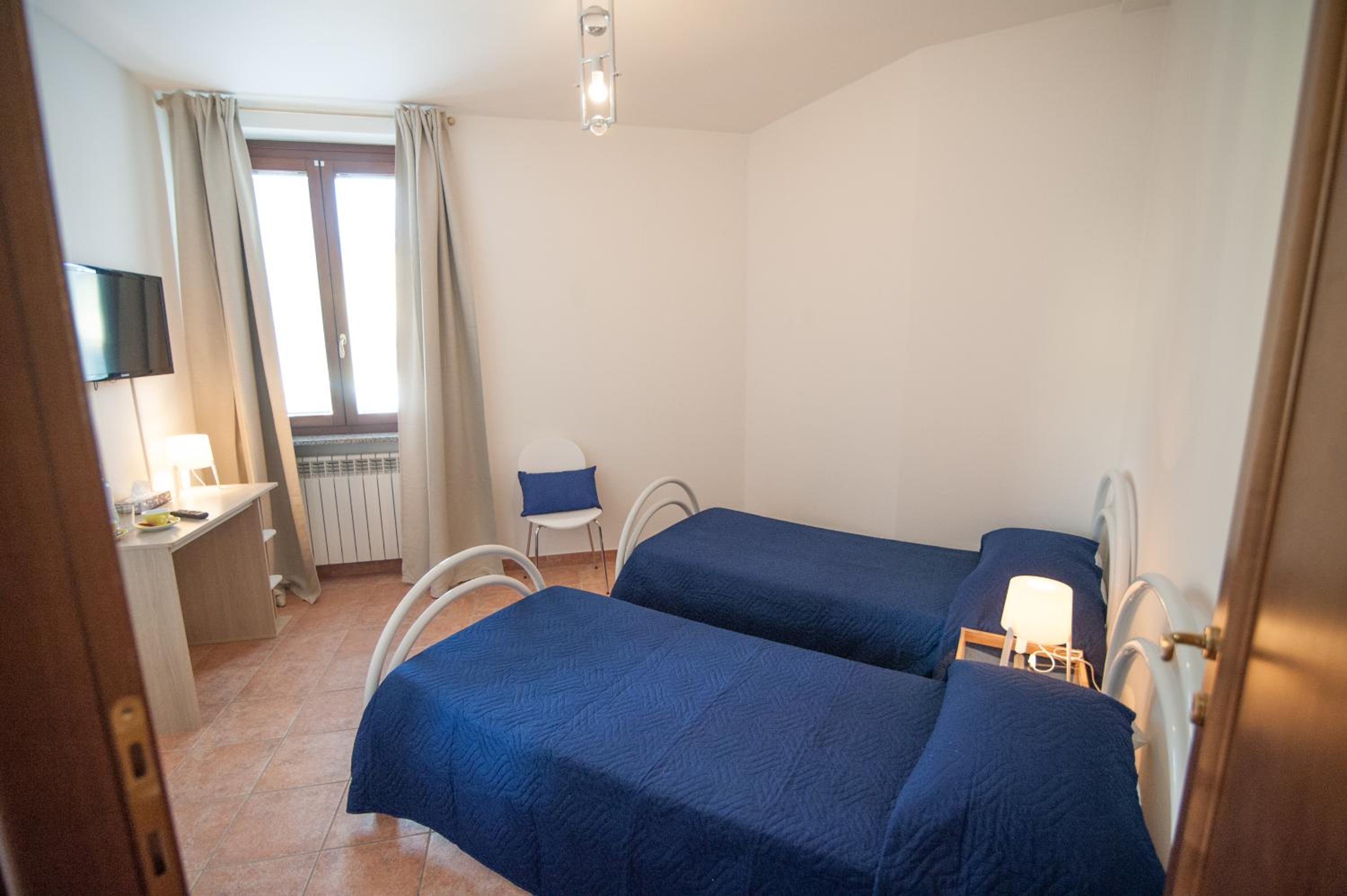 Two-Bedroom Suite - Photo 4