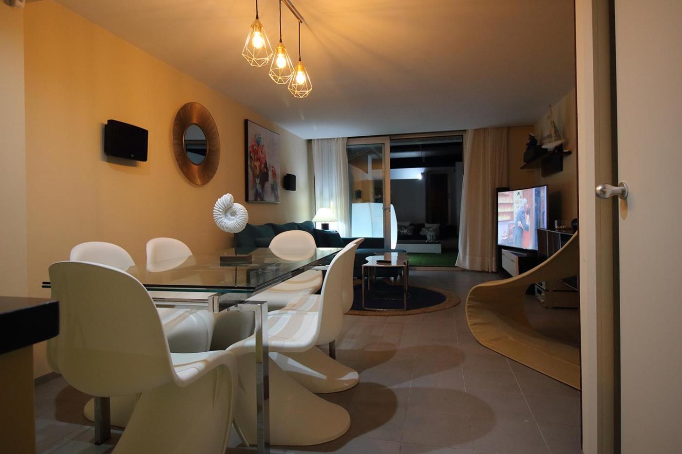 Three-Bedroom Villa - Photo 36