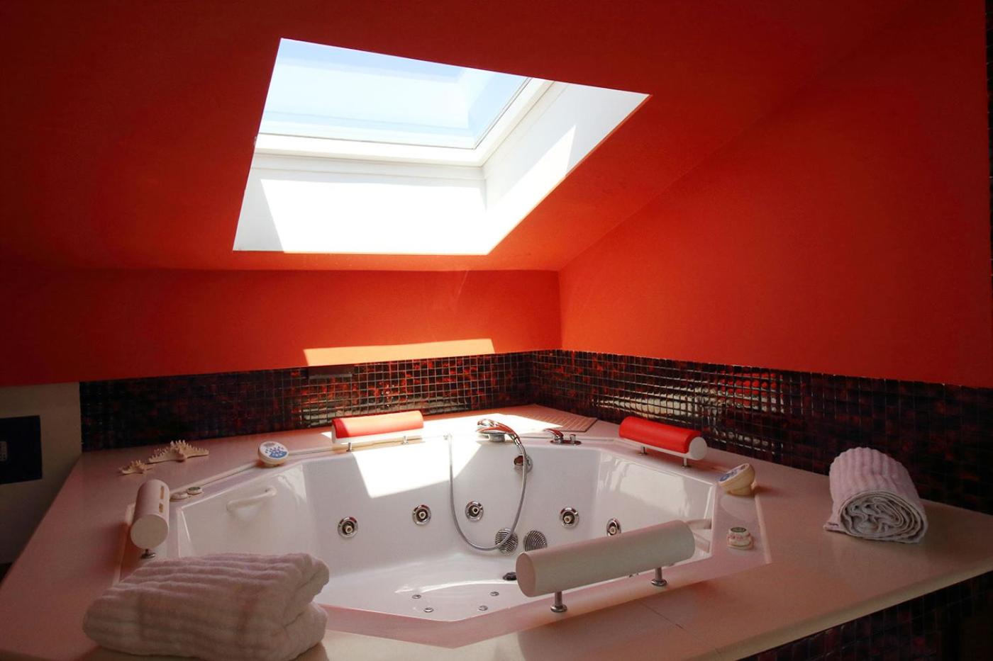 Three-Bedroom Villa - Photo 32
