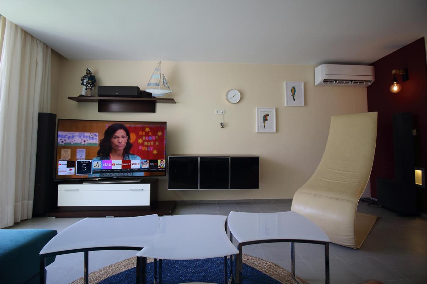Three-Bedroom Villa - Photo 2