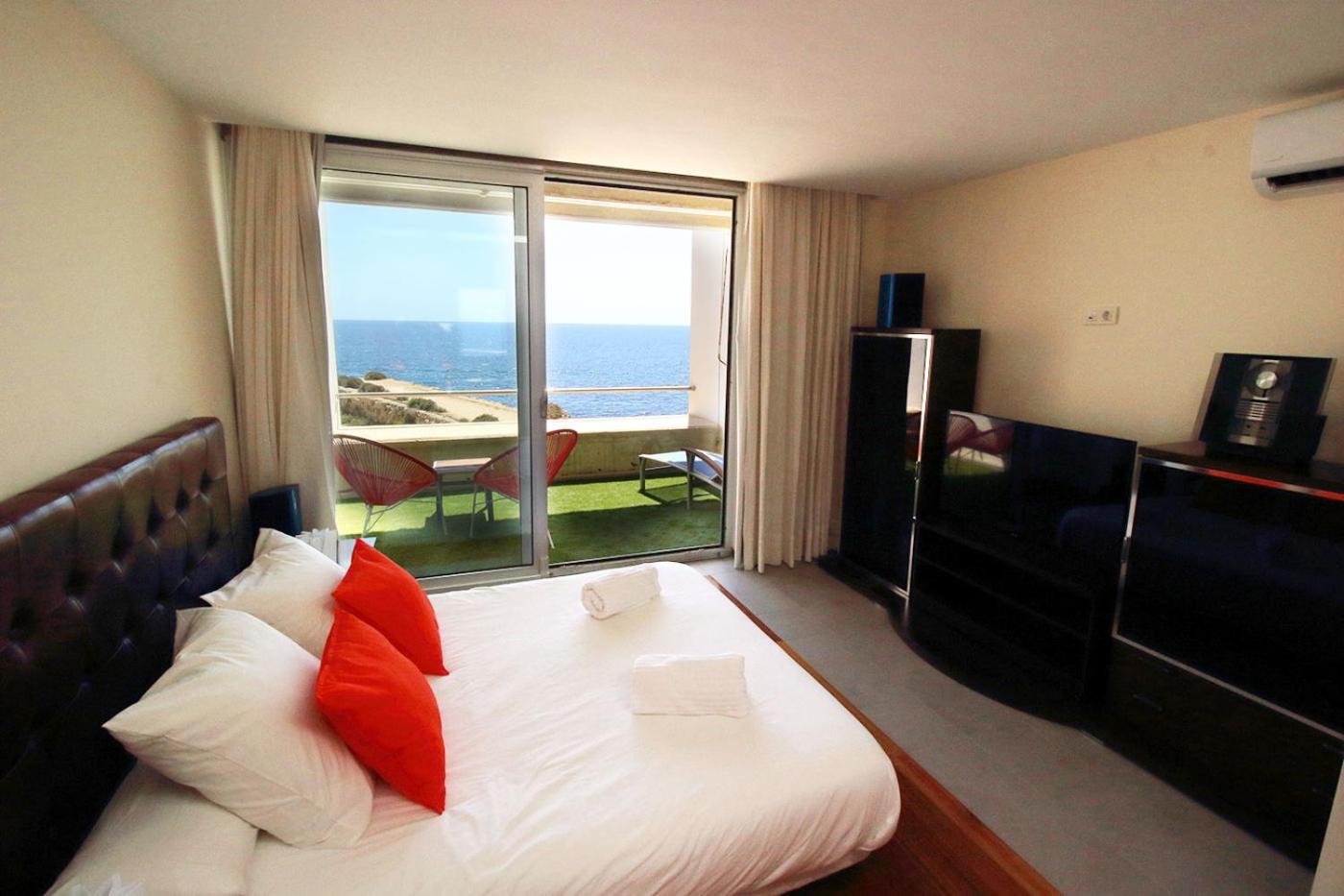 Three-Bedroom Villa - Photo 27