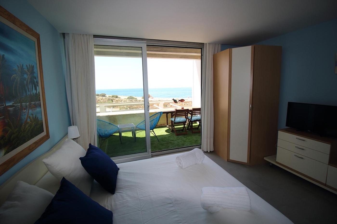 Three-Bedroom Villa - Photo 4