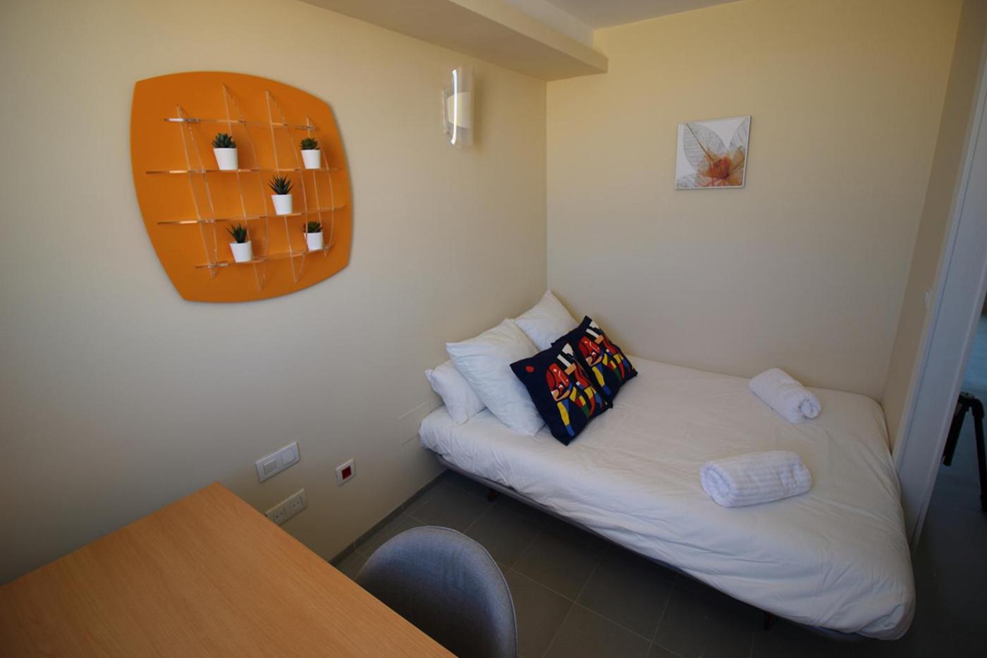 Three-Bedroom Villa - Photo 3