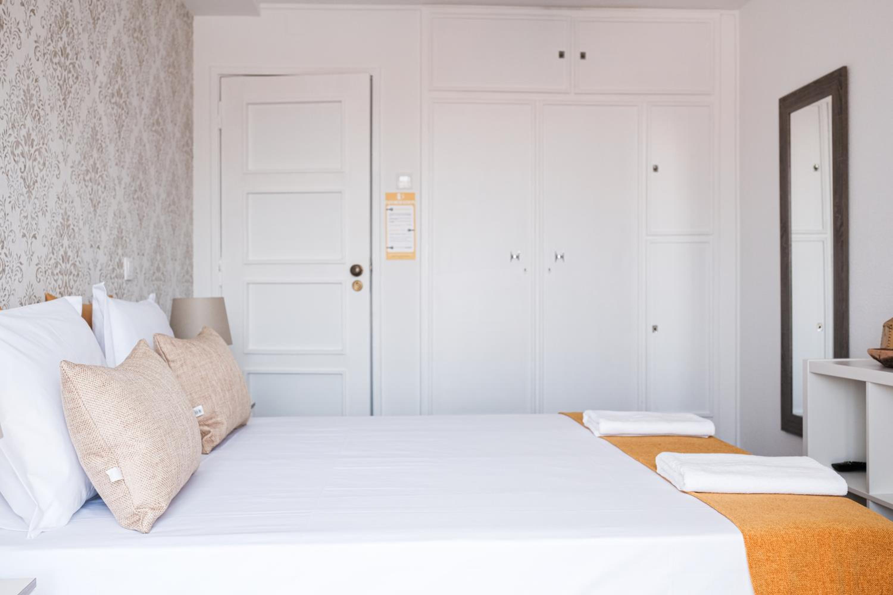 Deluxe Double Room with Balcony photo 2