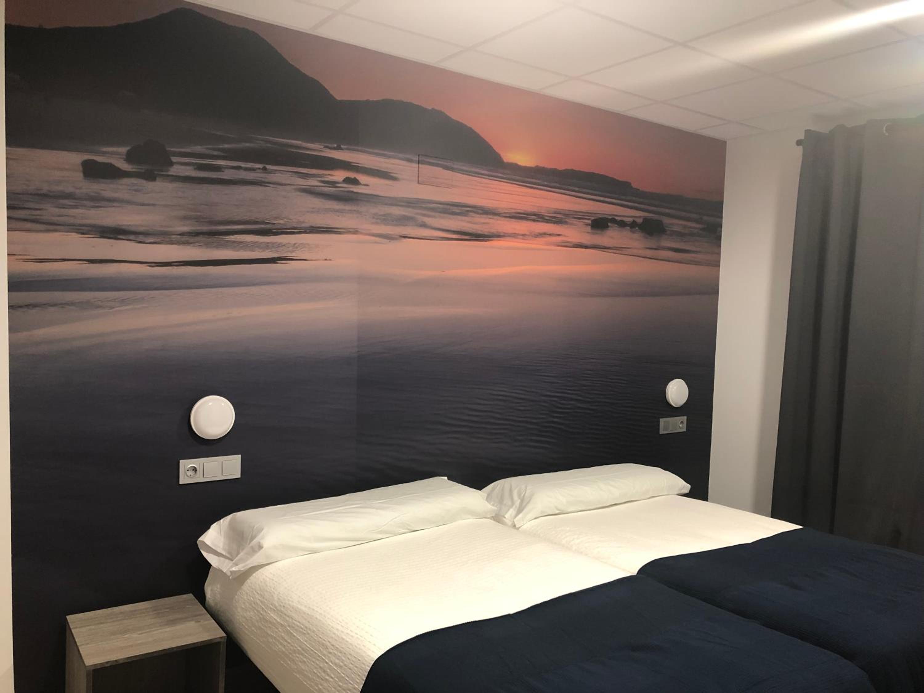 Twin Room with Bathroom photo 3