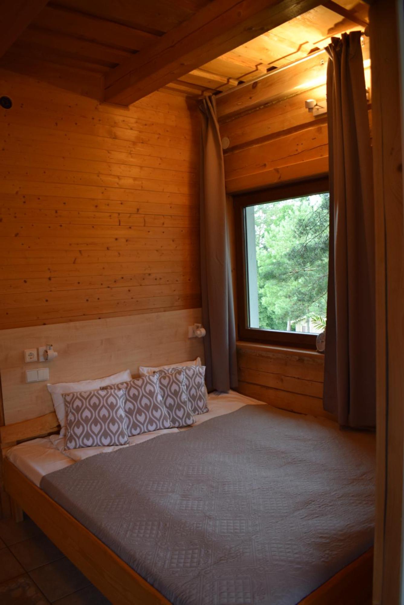 Double Room with Patio - Photo 16