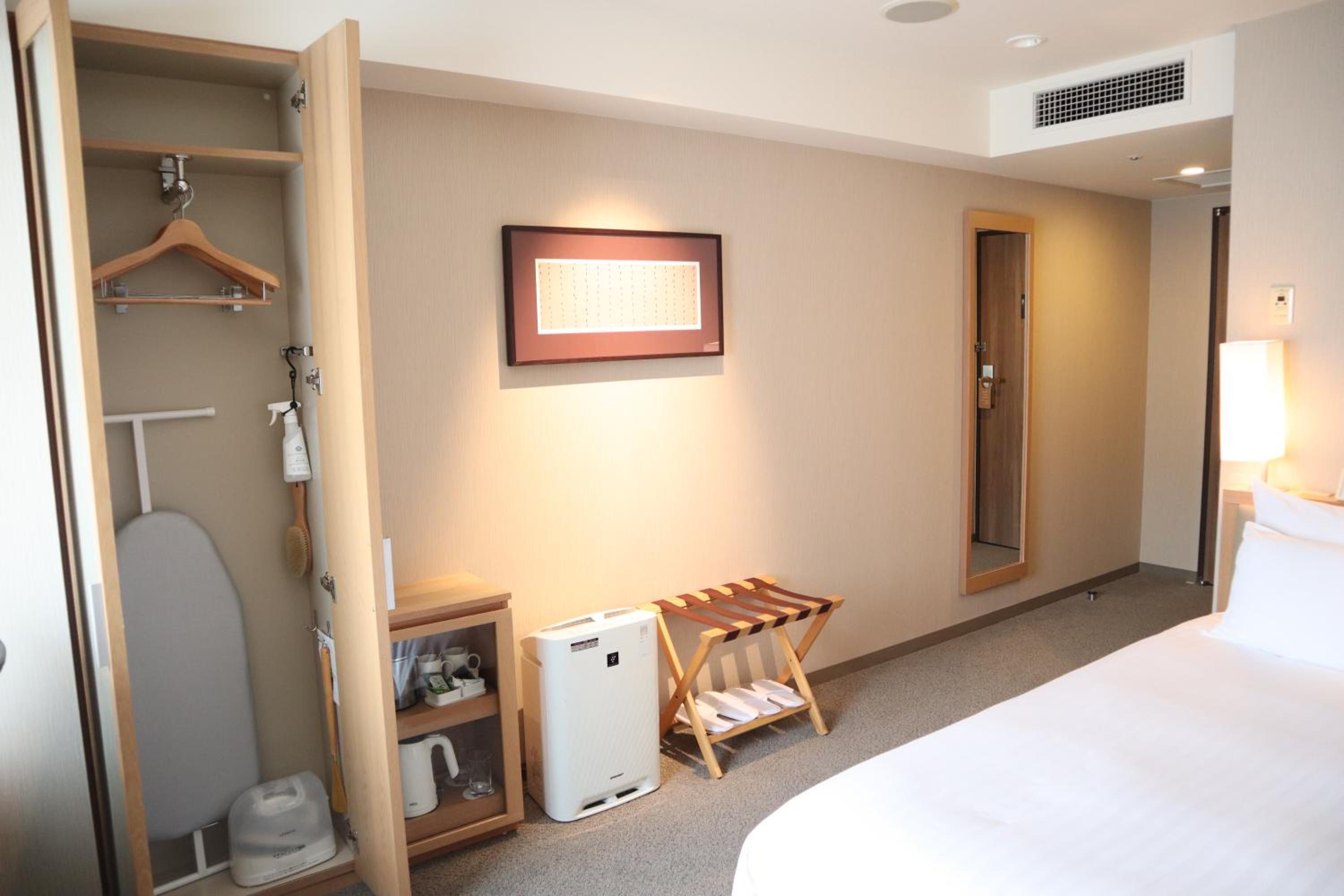 Standard Double Room - Smoking - Photo 8