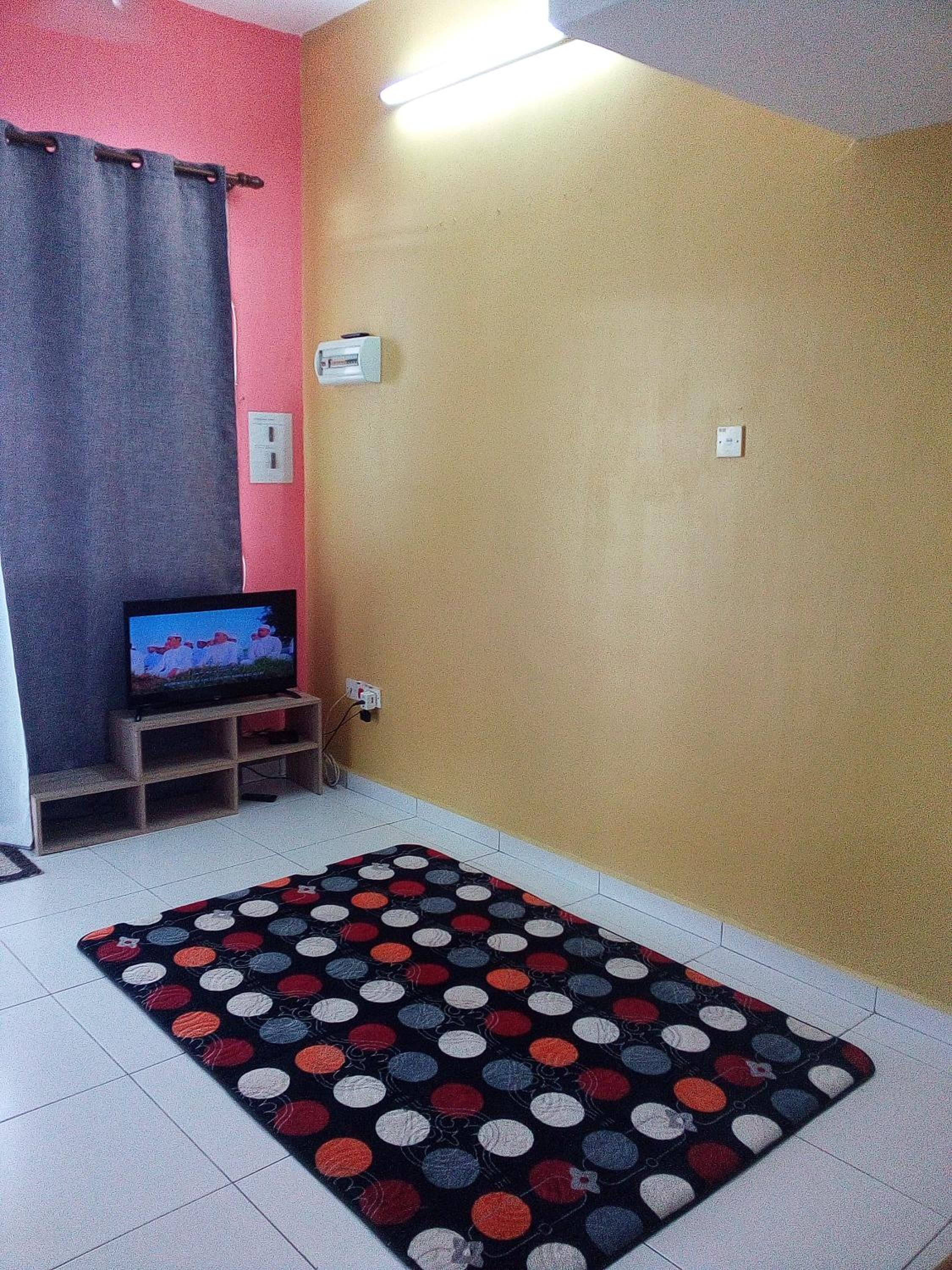 Three-Bedroom House photo 2
