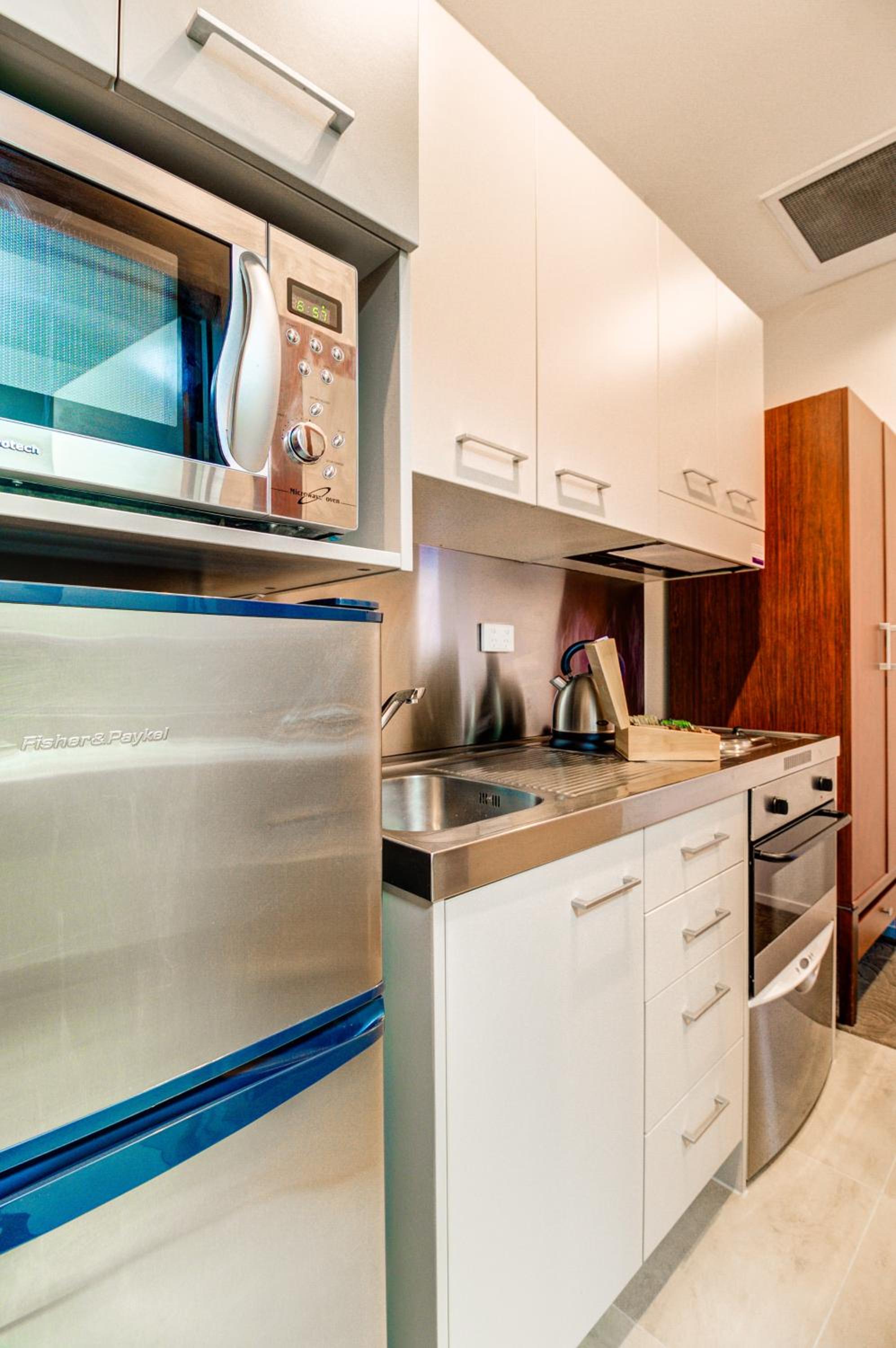 One-Bedroom Apartment - Photo 4